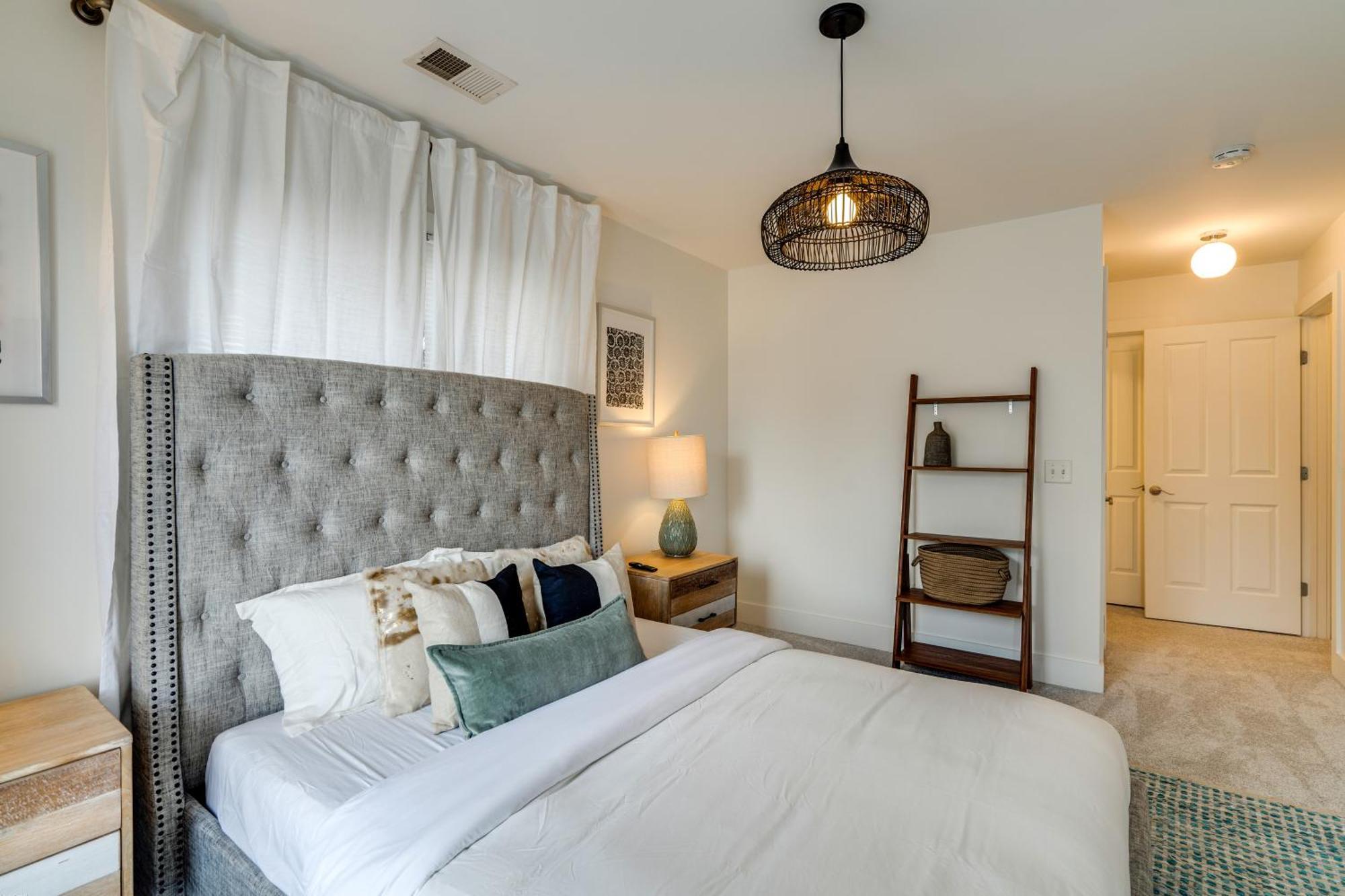 902a Shelby- Skyline Views From Shelby *