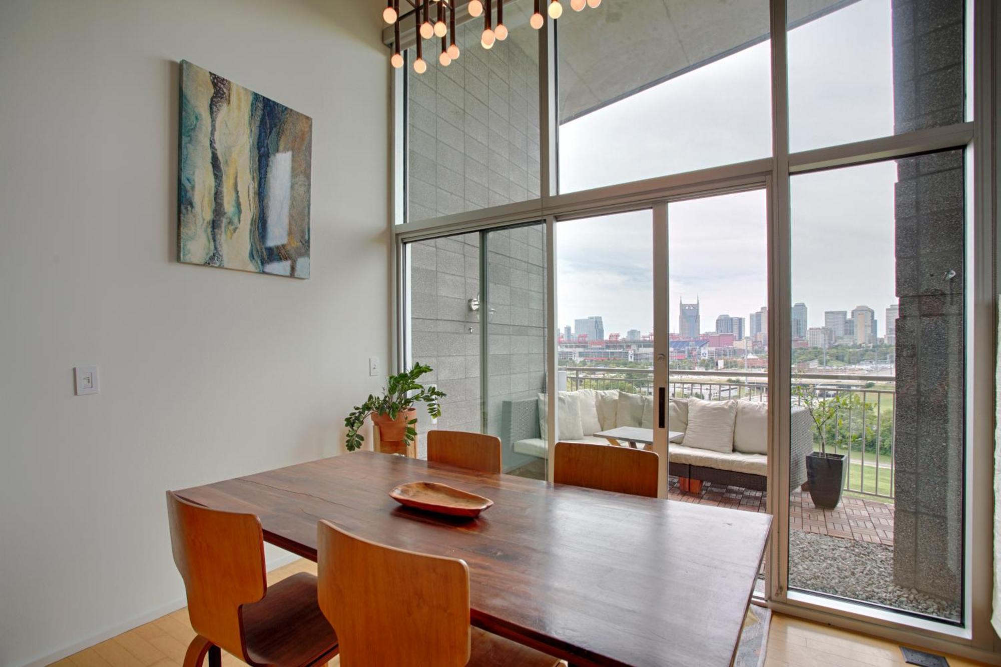 5m600- Two Bedroom Penthouse * Nashville