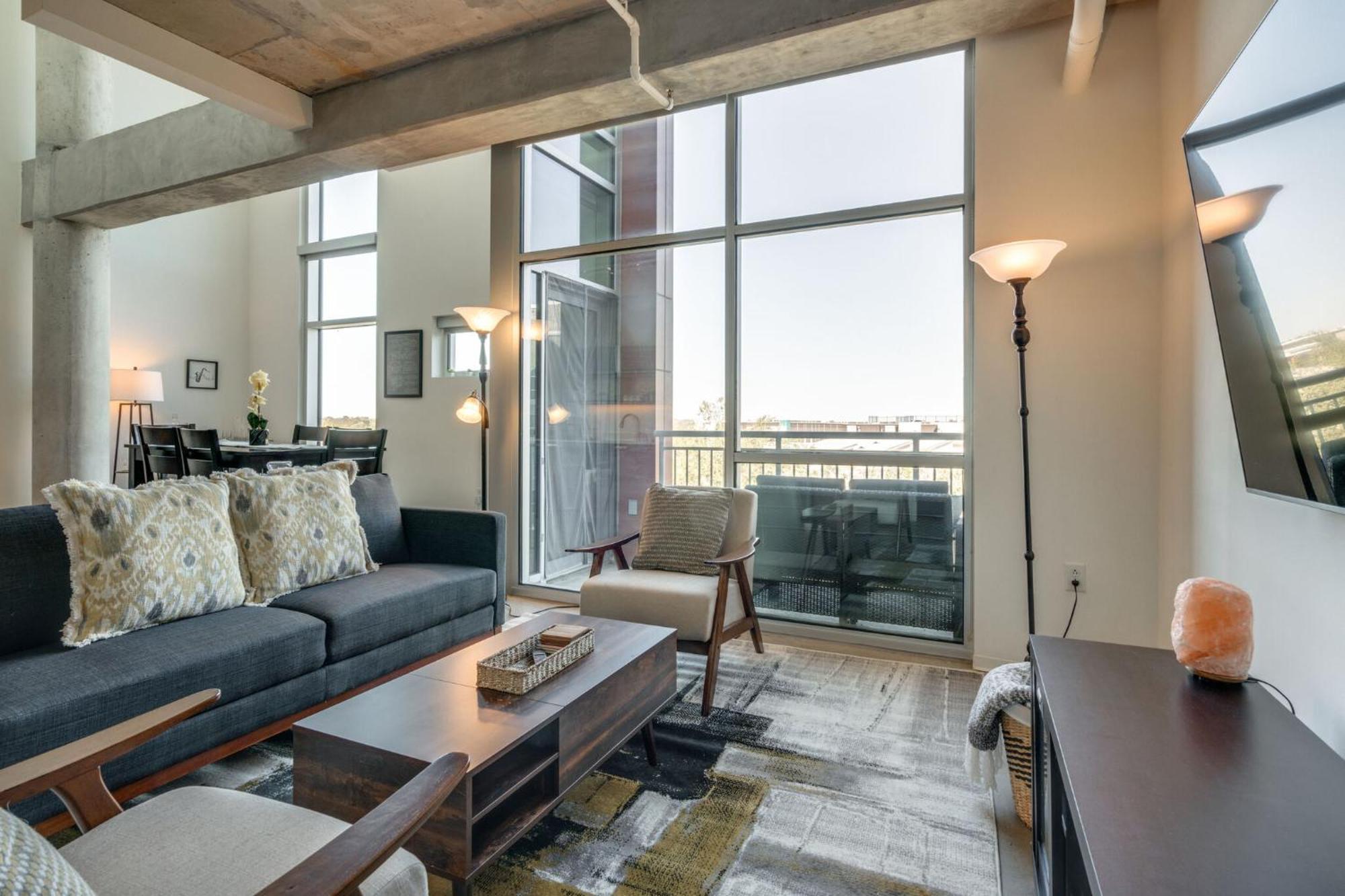 5m403- Traveler's Haven 1bd 1-5b 2 Story East *