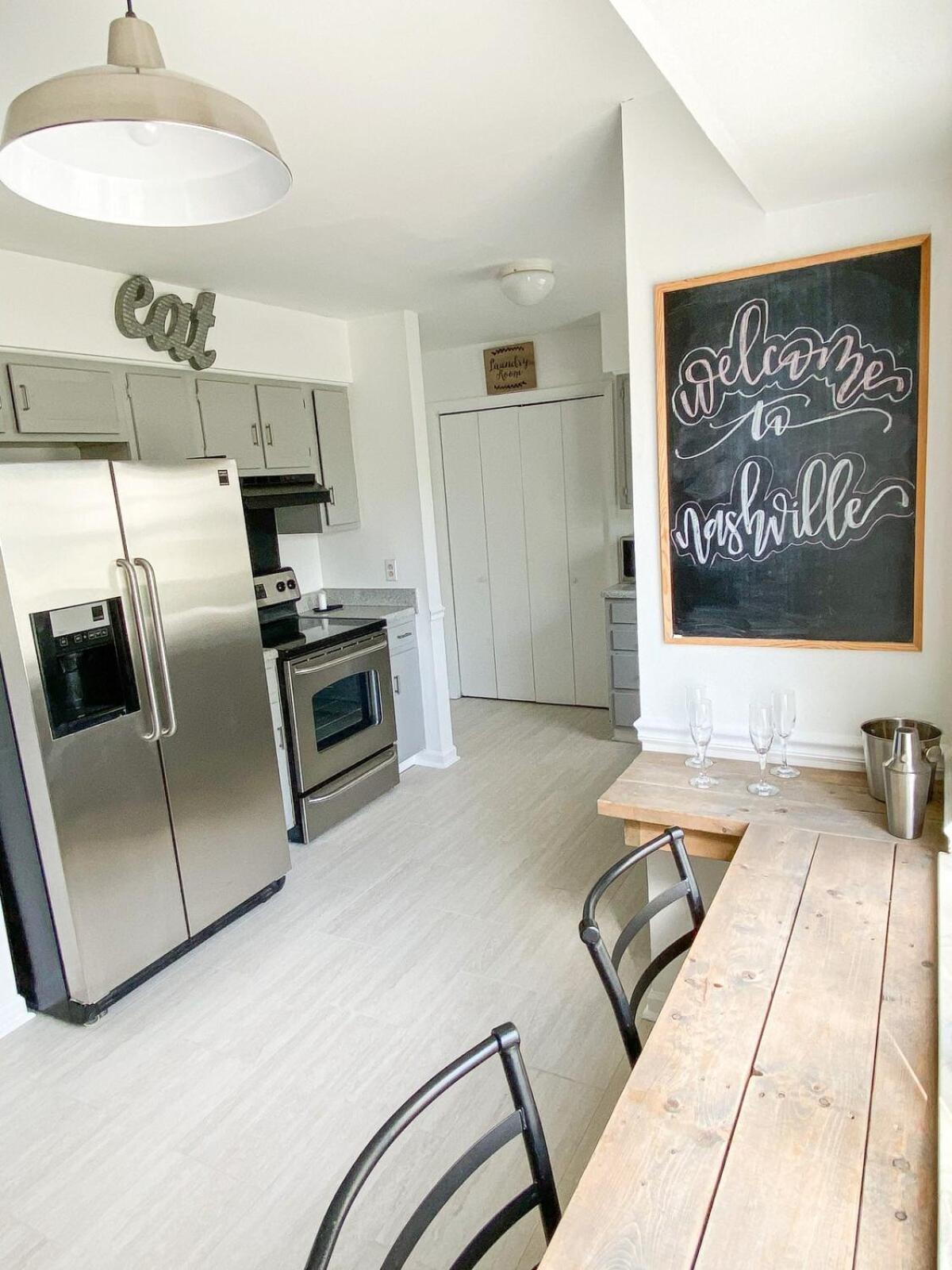 8 Beds! Spacious Abode Ideal For Larger Groups! *