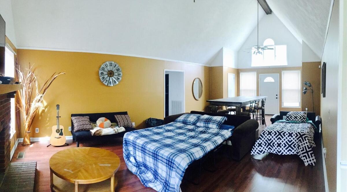 Holiday home 8 Beds! Spacious Abode Ideal For Larger Groups! *