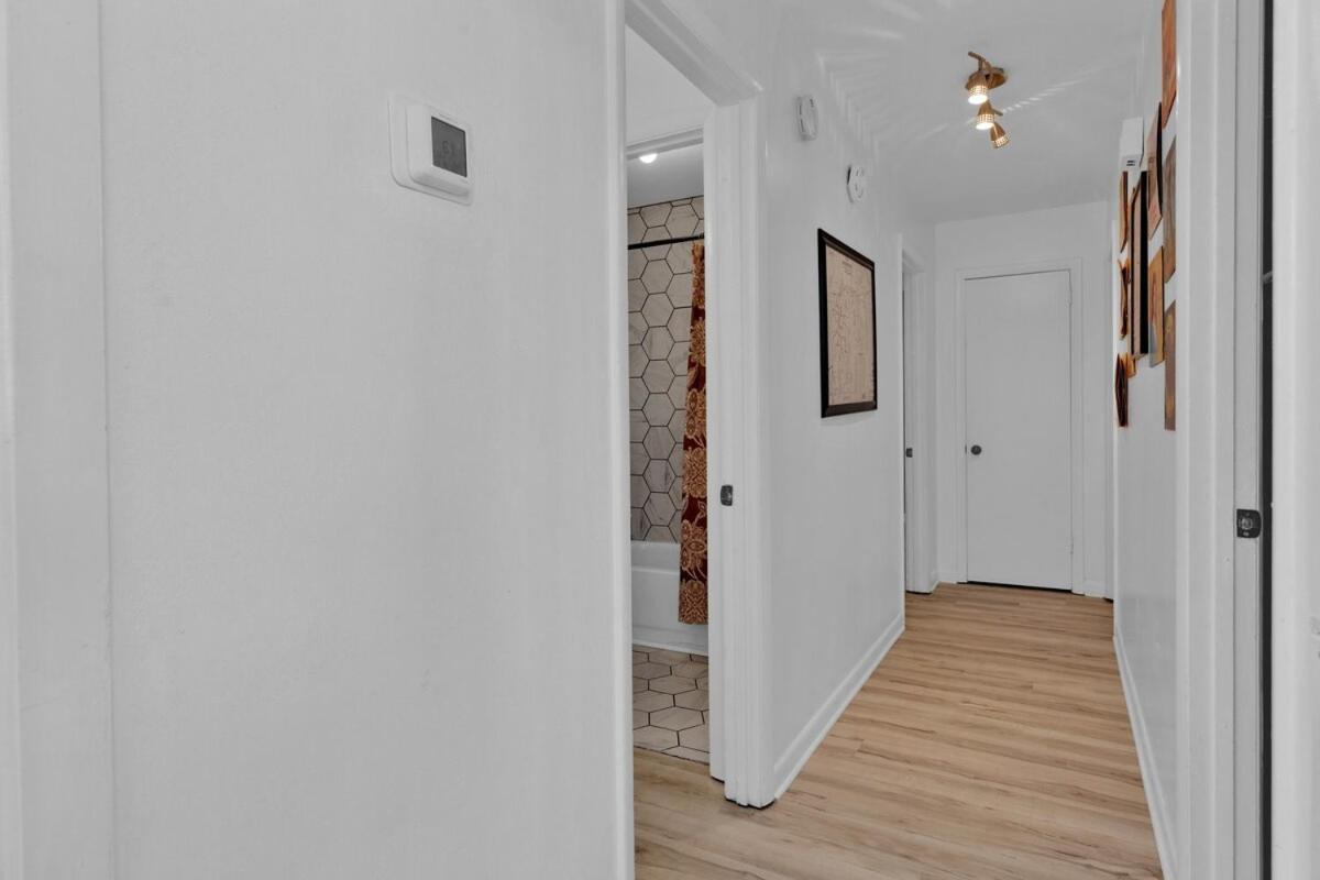8 Beds! Spacious Abode Ideal For Larger Groups! Nashville