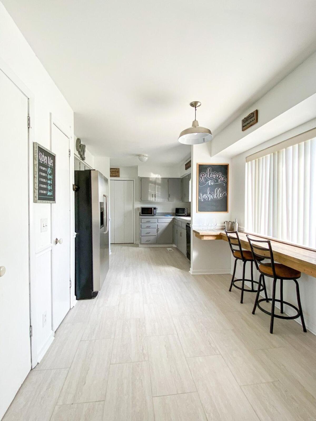 8 Beds! Spacious Abode Ideal For Larger Groups! Holiday home