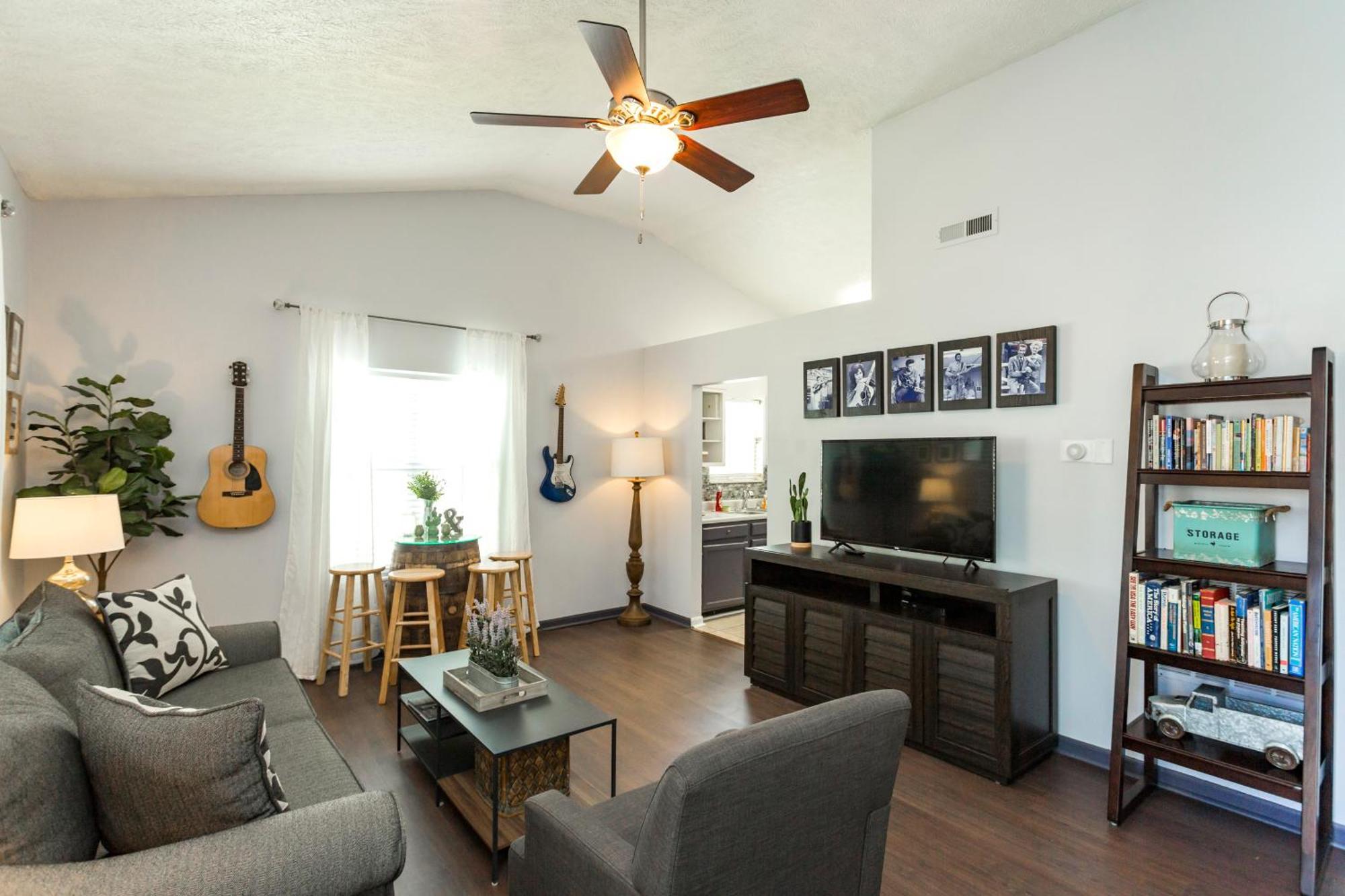 Looby Location- Charming 3br 10 Min To Downtown *
