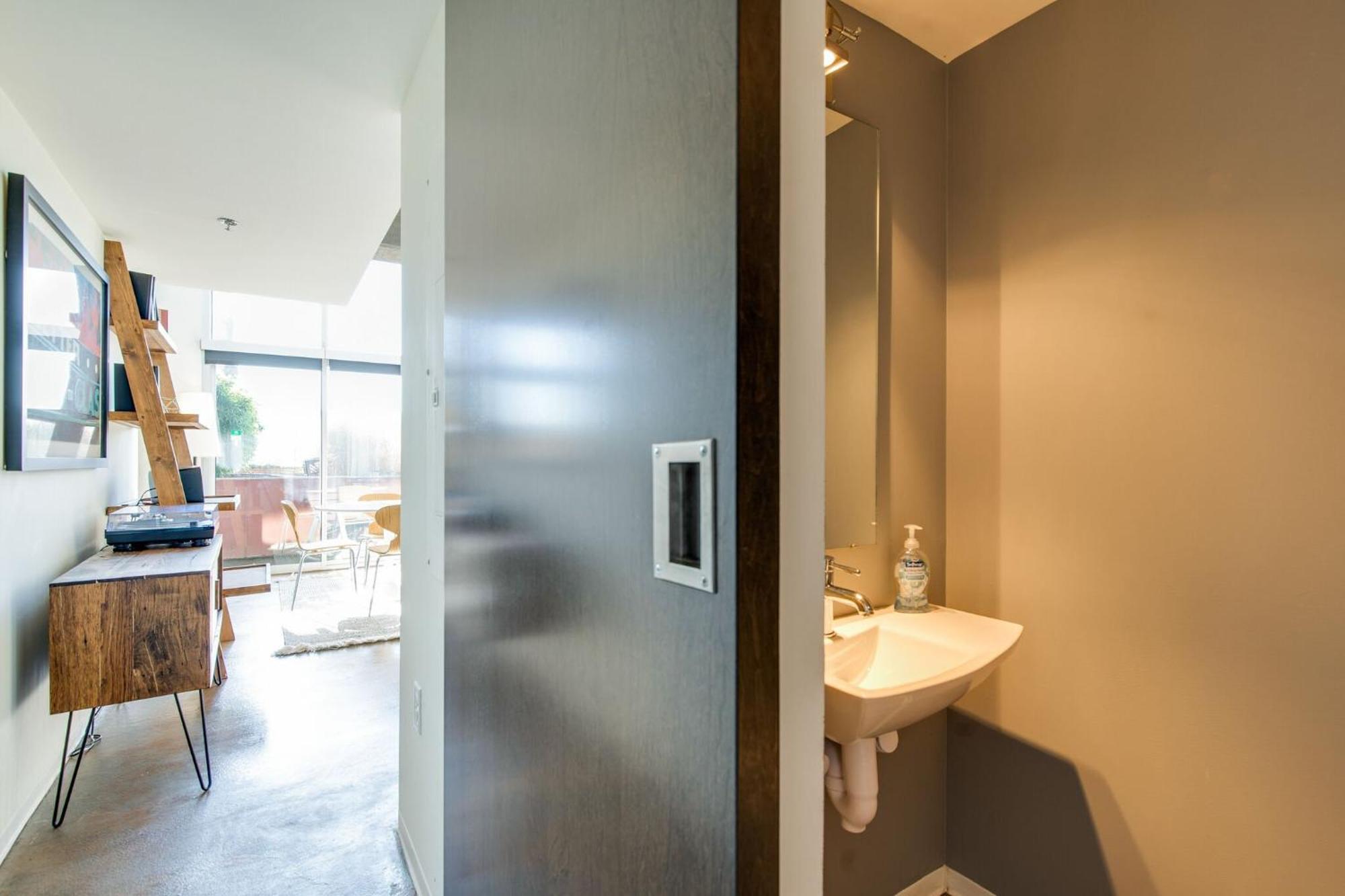 5m106- Spacious Chic 1br East Loft Holiday home *