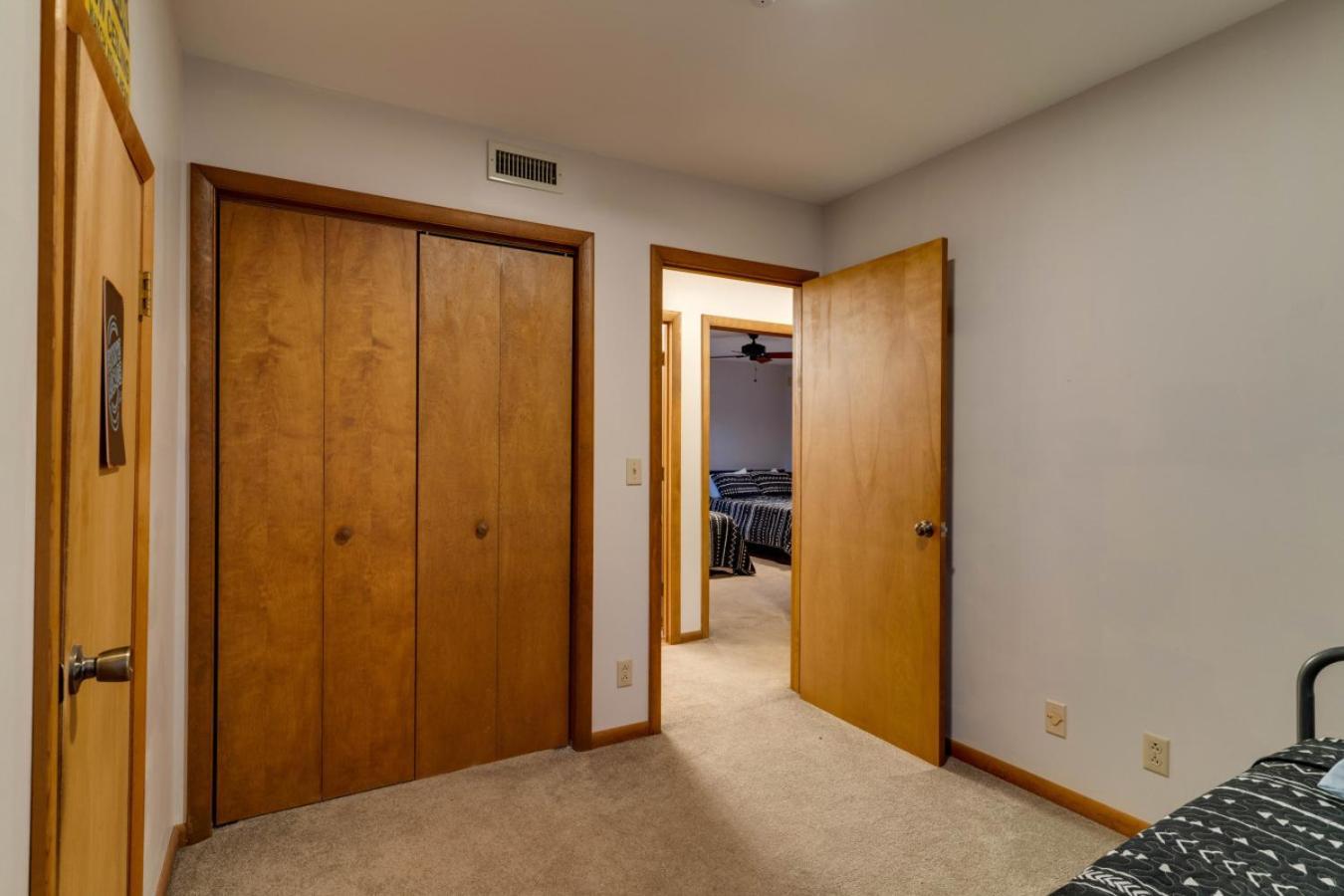 Brand New Dream Hot Tub Arcade Holiday home Nashville