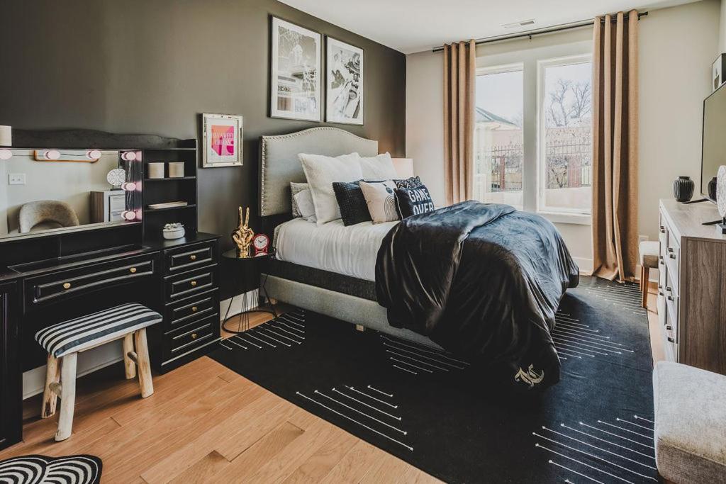 Four Bedroom In Oceola Ave Apartment *