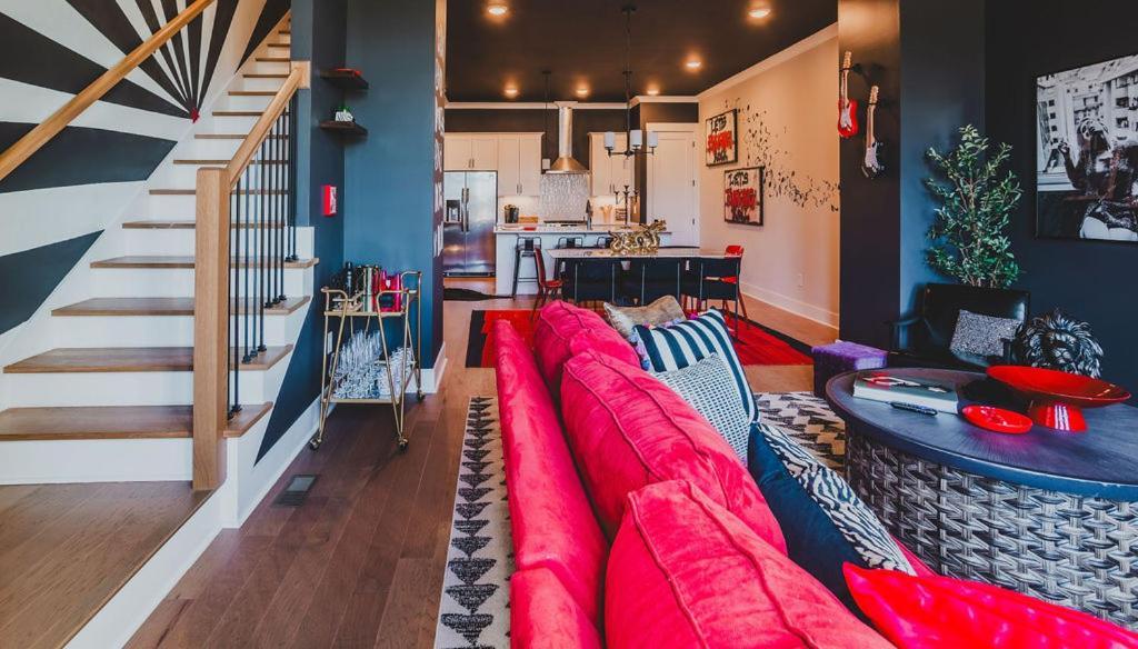 Four Bedroom In Oceola Ave Apartment