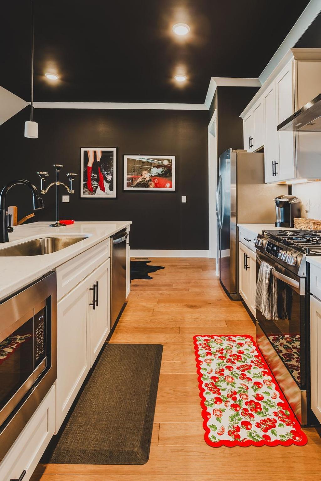Four Bedroom In Oceola Ave Apartment *