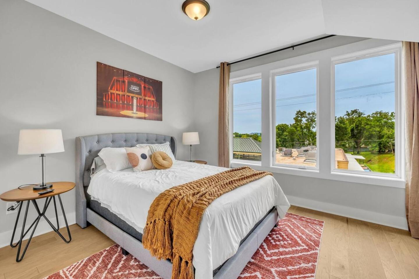 Apartment Four Bedroom In Oceola Ave