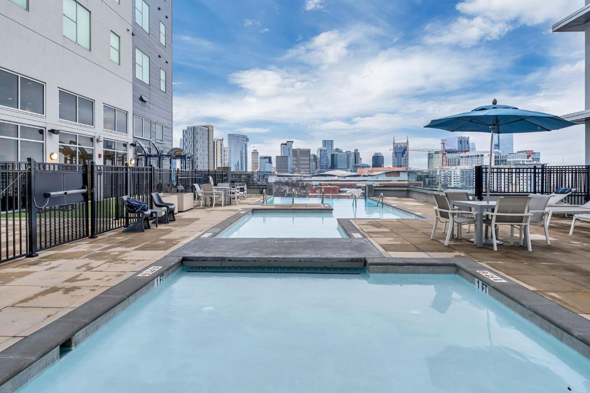 The Gulch Music Row Broadway Parking Apartment *