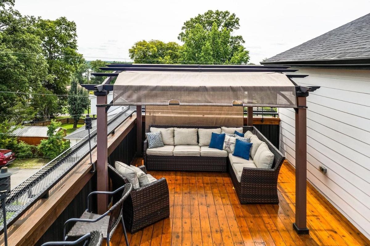 Holiday home Lakeshore Luxury Near River With Hot Tub And Rooftop Deck