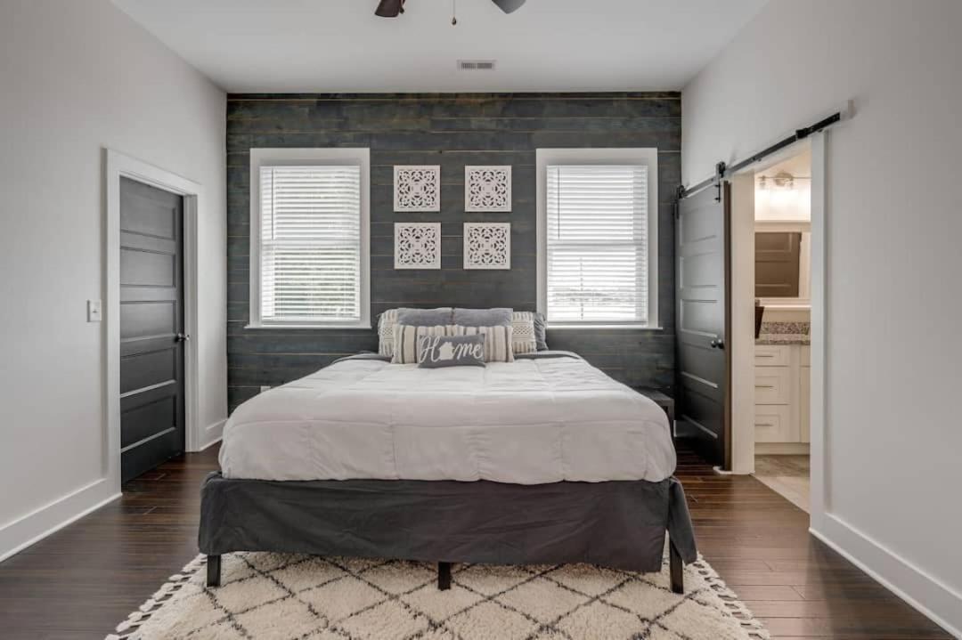 Holiday home Lakeshore Luxury Near River With Hot Tub And Rooftop Deck *