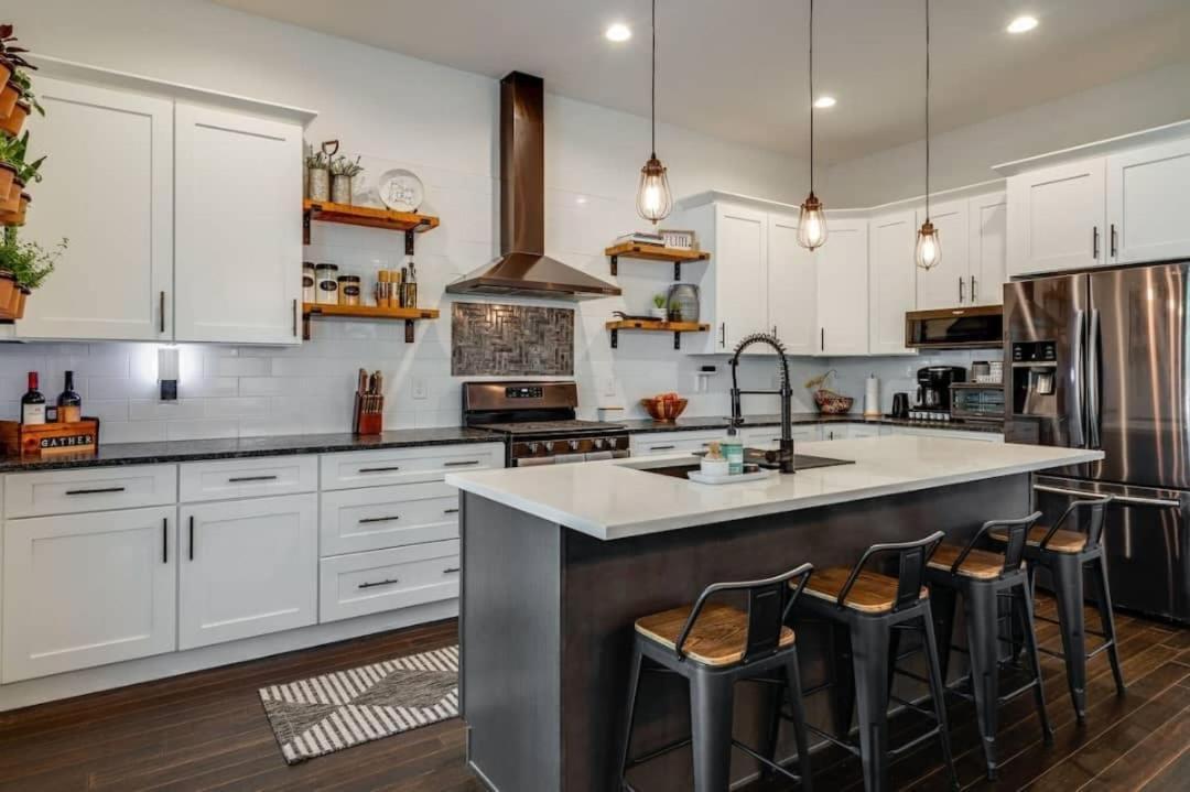 Lakeshore Luxury Near River With Hot Tub And Rooftop Deck * Nashville