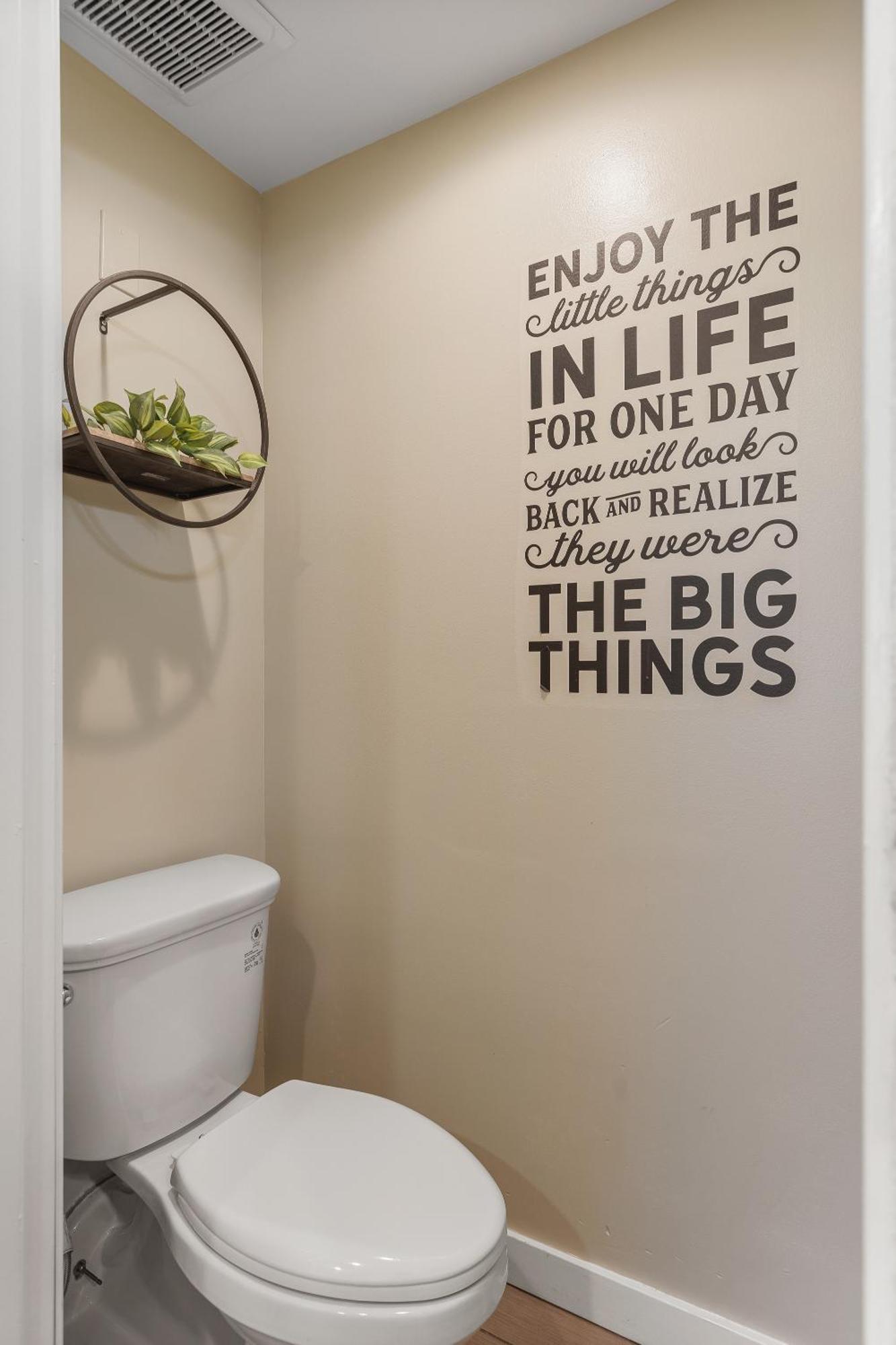 On Famous Music Row - Pool, Parking, Walk To Bars Nashville