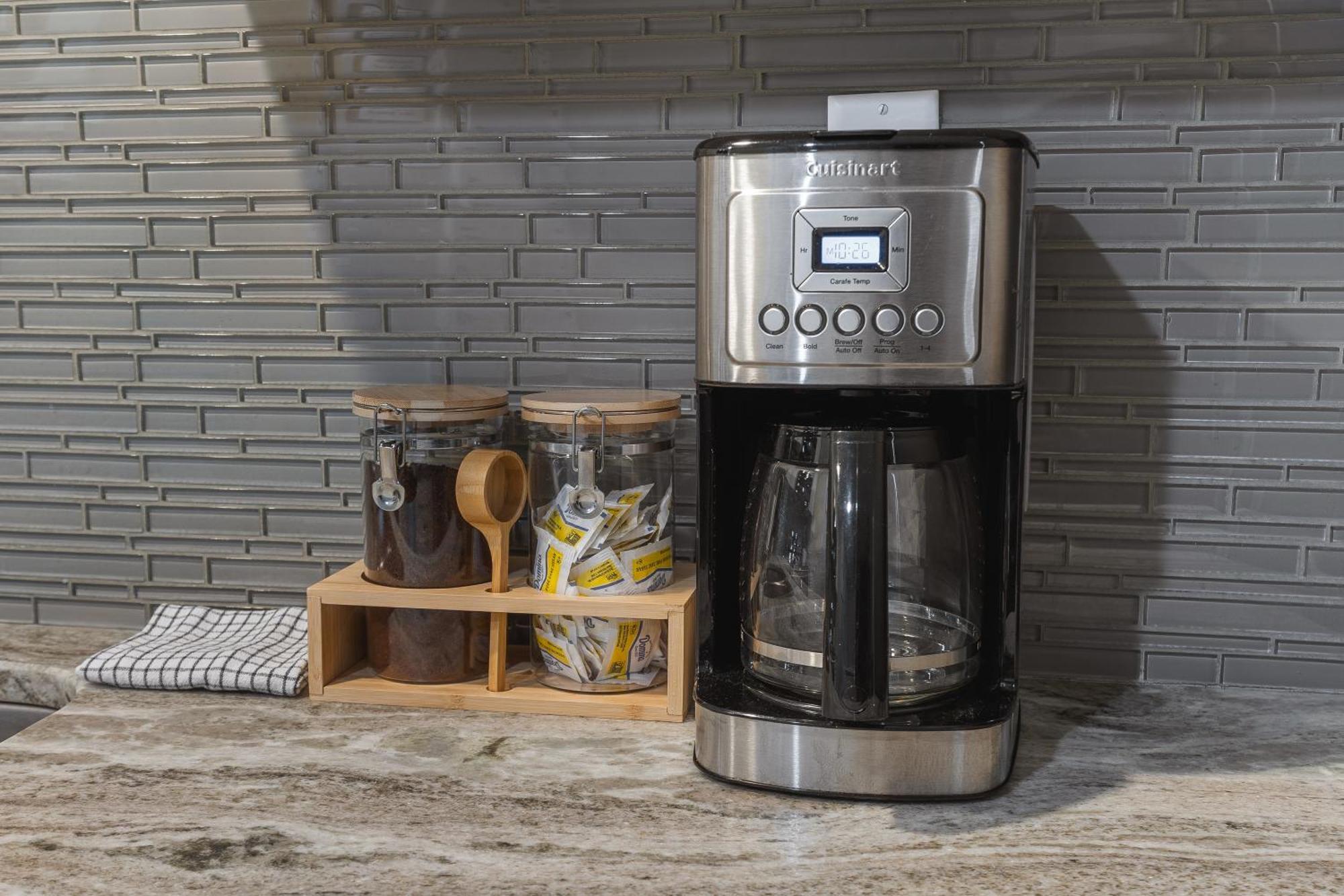 Holiday home On Famous Music Row - Pool, Parking, Walk To Bars *