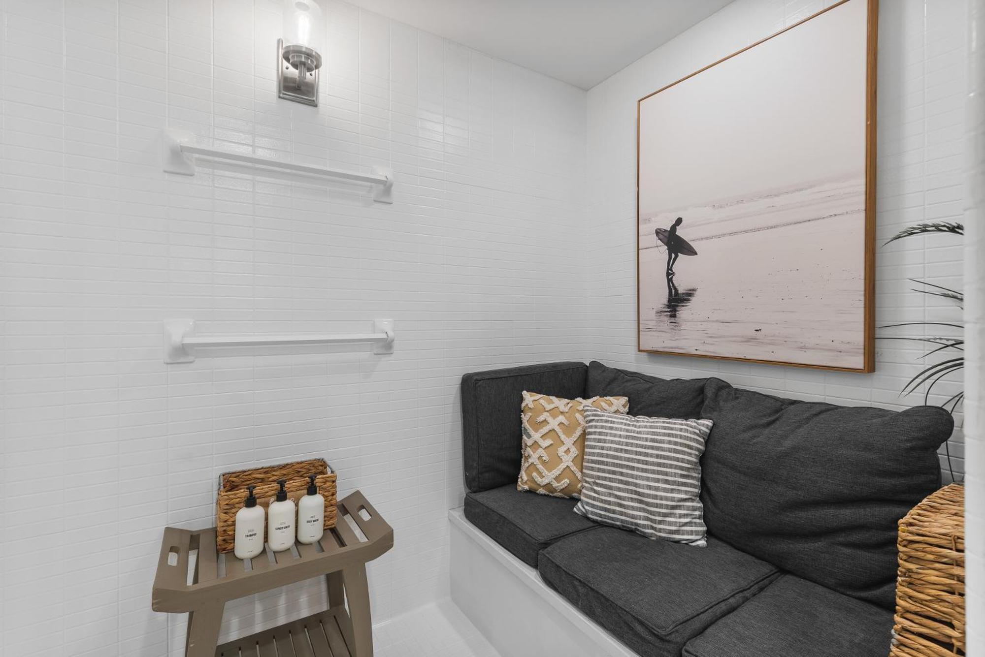 Holiday home On Famous Music Row - Pool, Parking, Walk To Bars