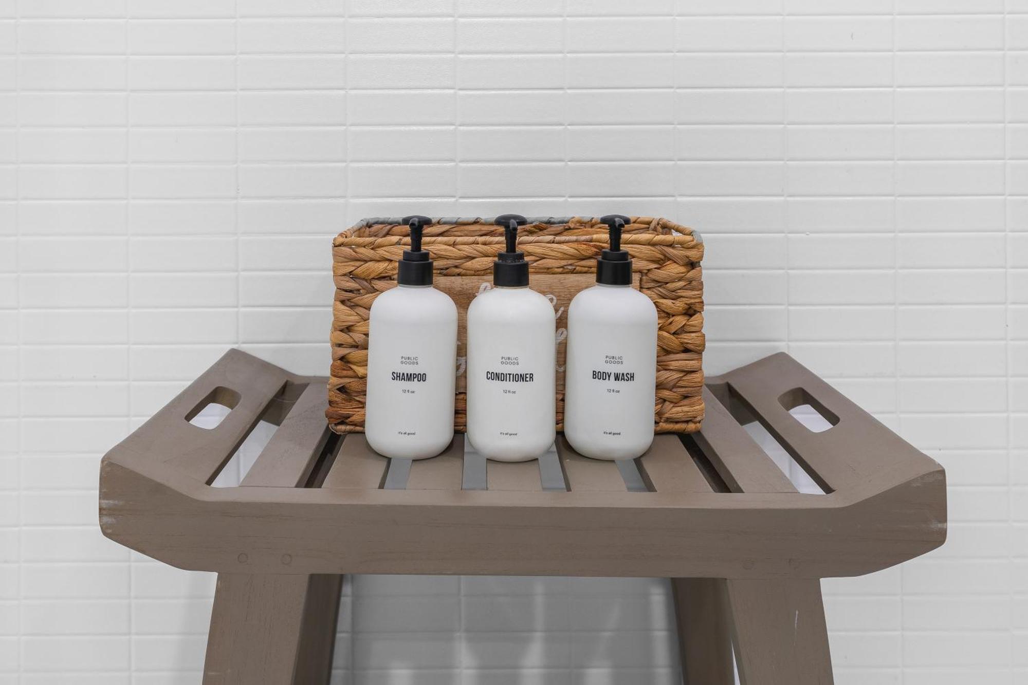 Holiday home On Famous Music Row - Pool, Parking, Walk To Bars