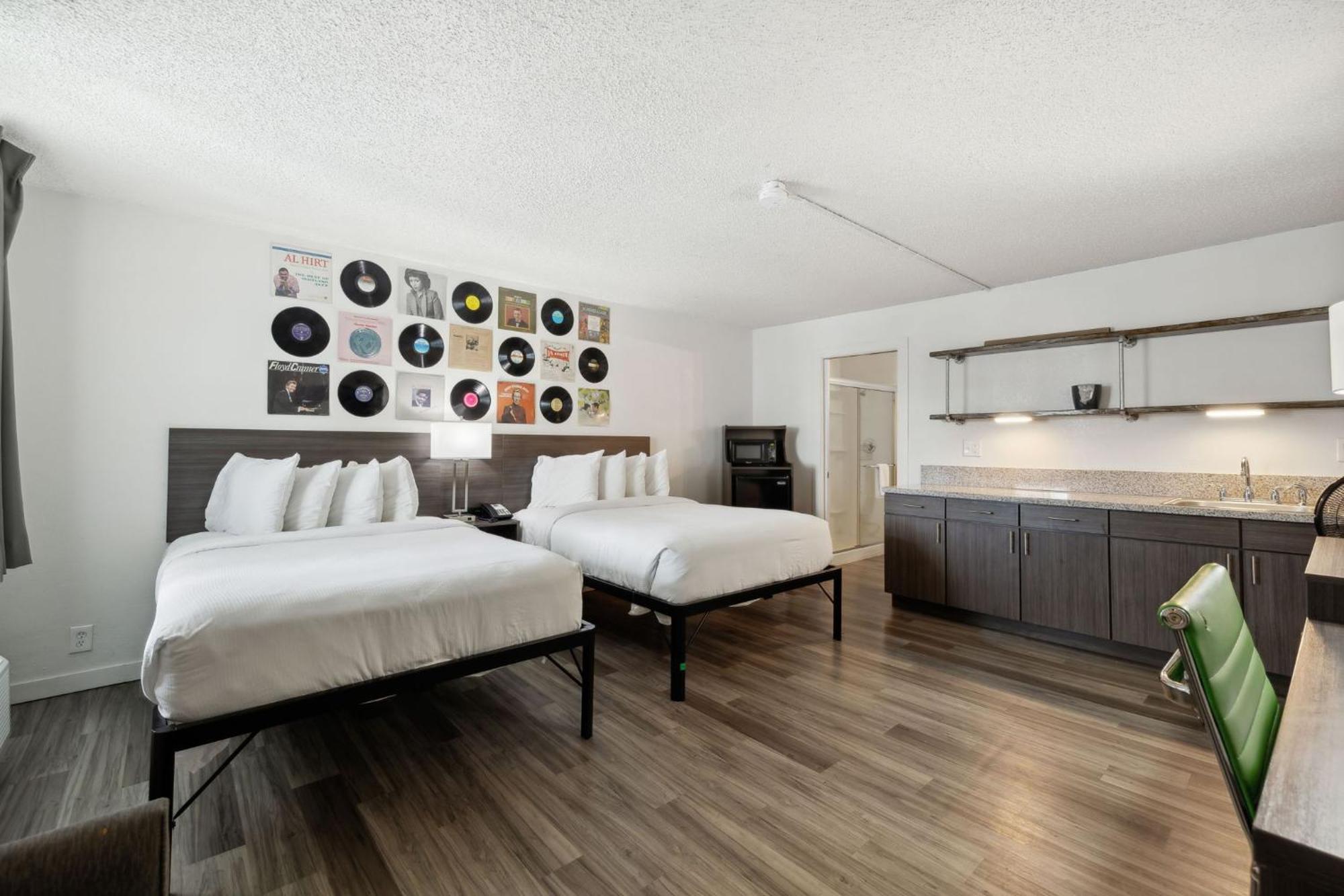 Hotel Hillside Crossing