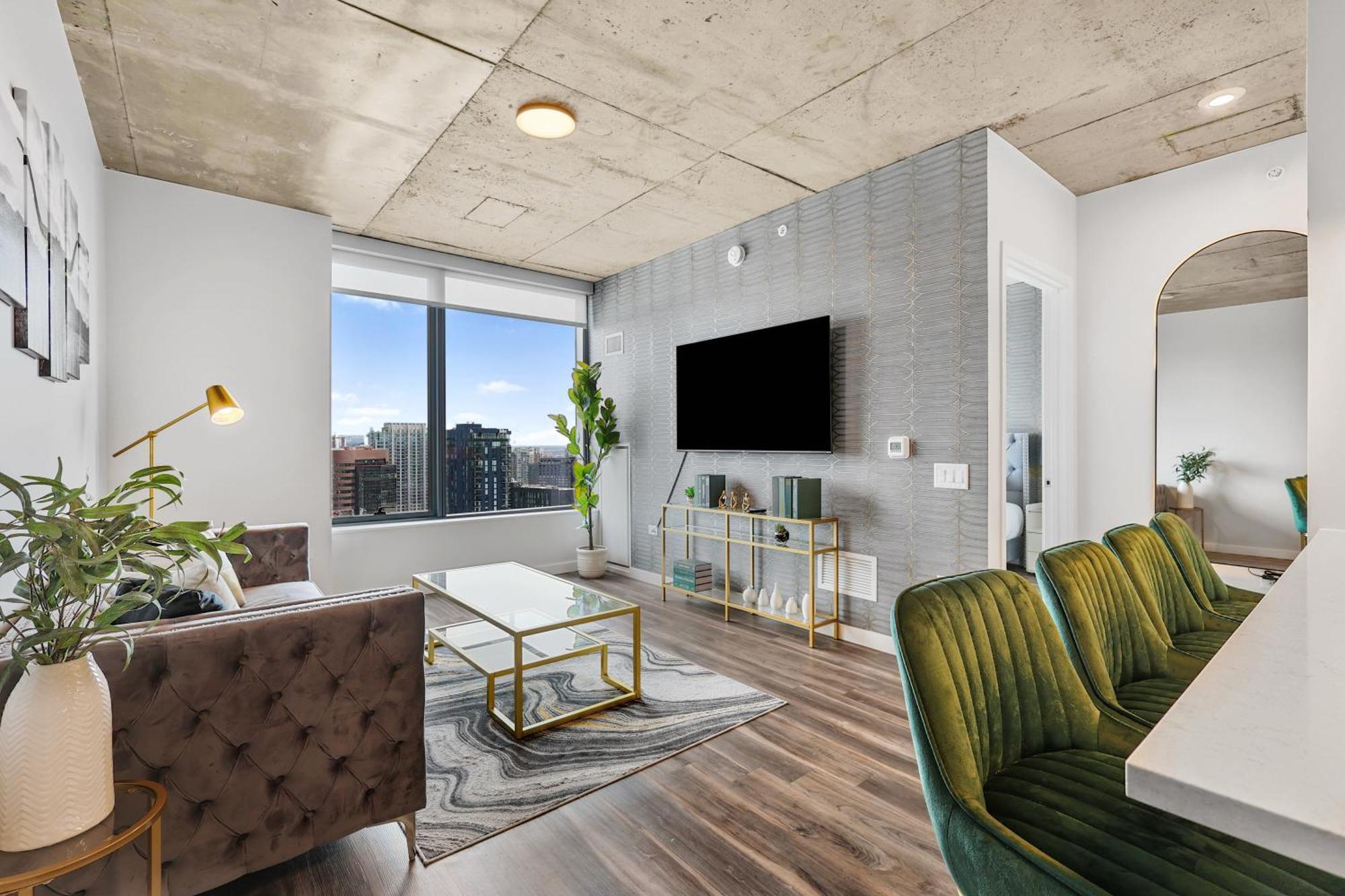 Golden Luxe Downtown *
