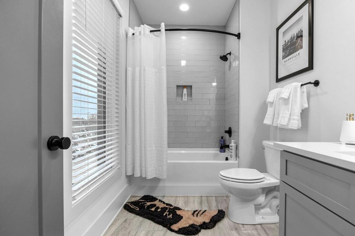 14 Bed Luxe Retreat With Game & Perfect For Large Groups!