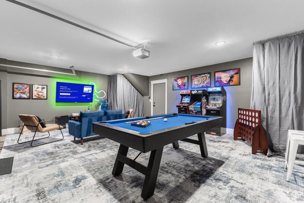 Holiday home 14 Bed Luxe Retreat With Game & Perfect For Large Groups! Nashville