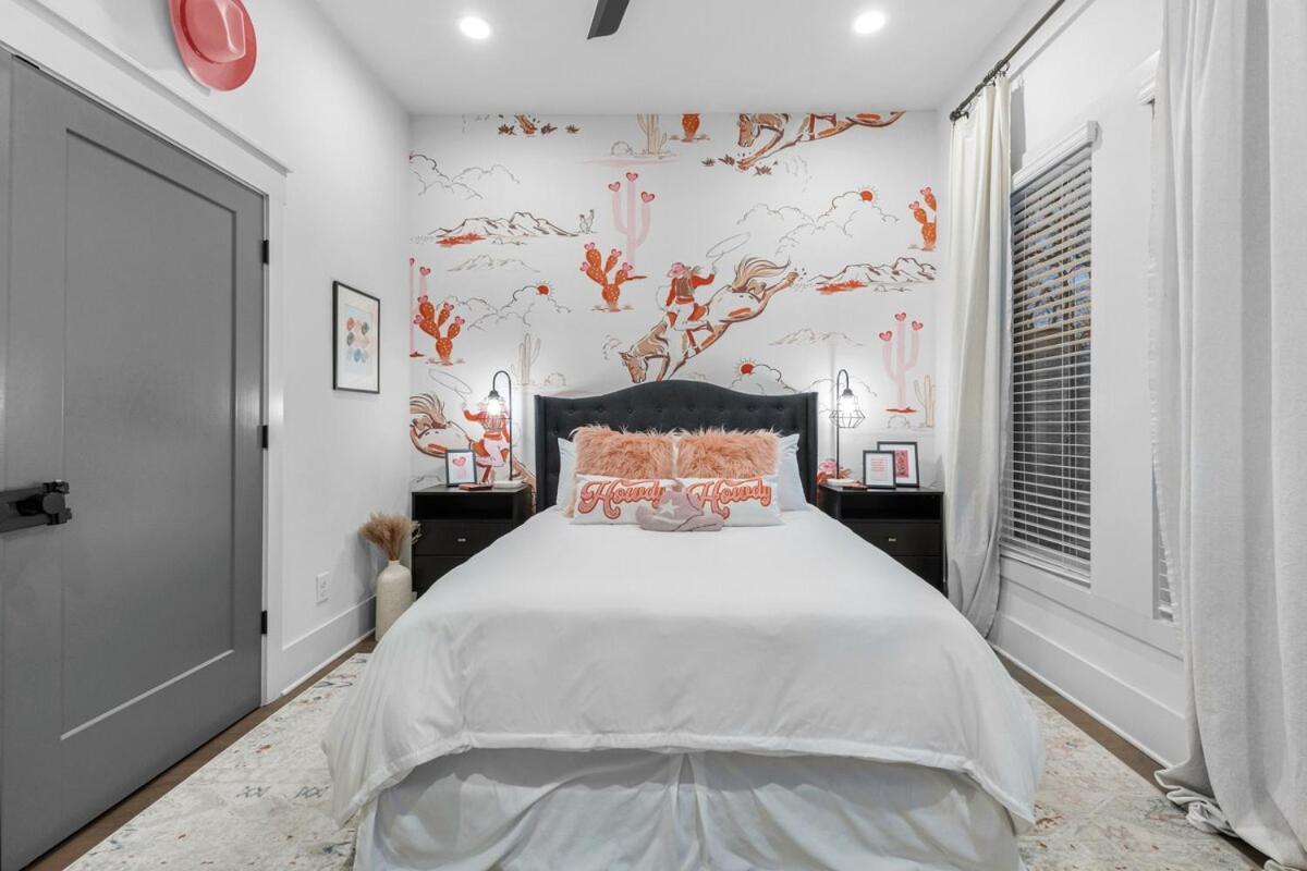 14 Bed Luxe Retreat With Game & Perfect For Large Groups! Nashville