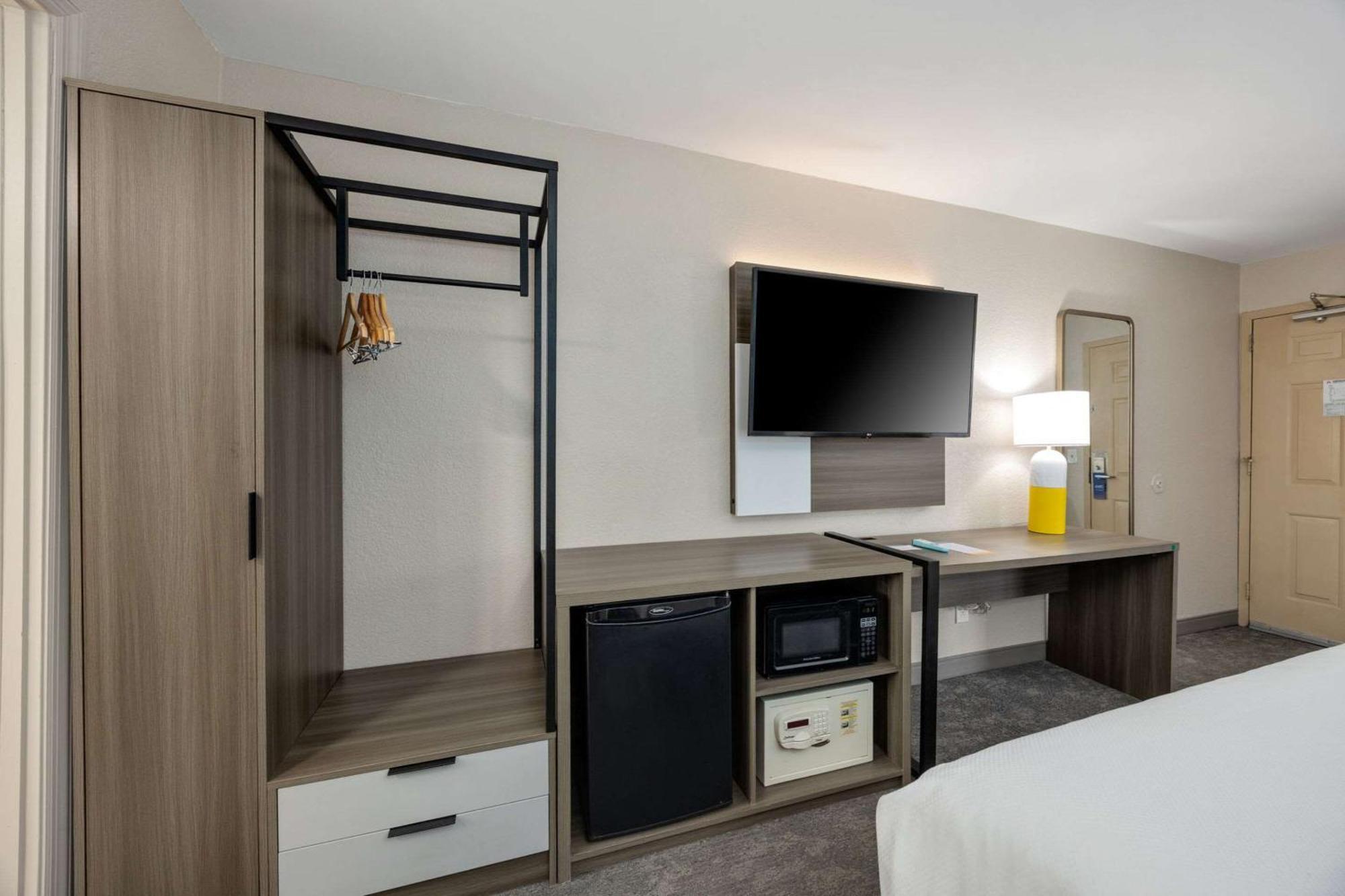Comfort Downtown - Music City Center Inn 3*