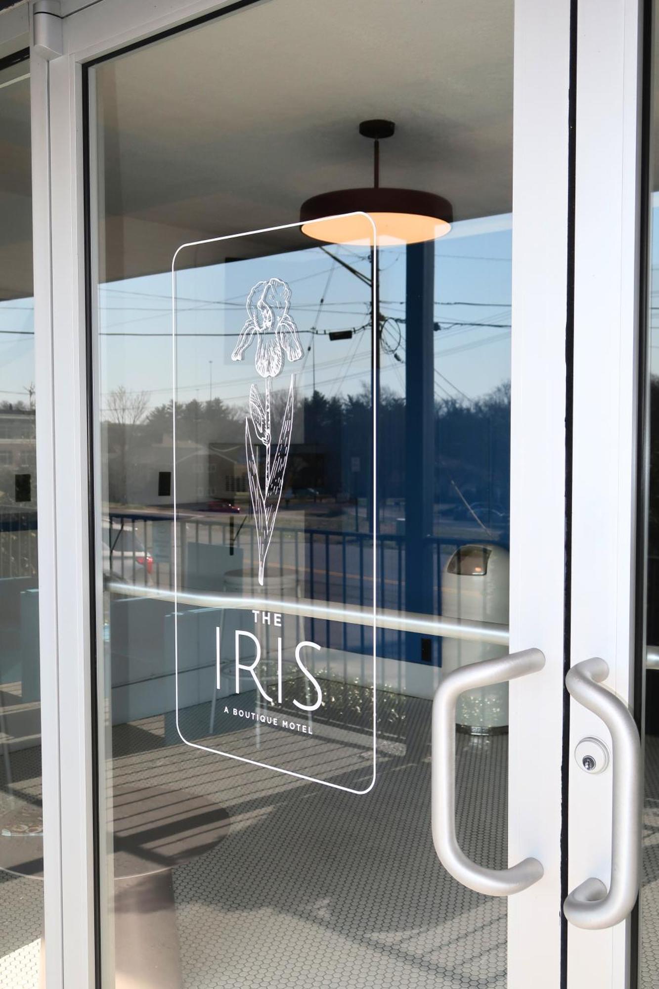 The Iris 2* Nashville