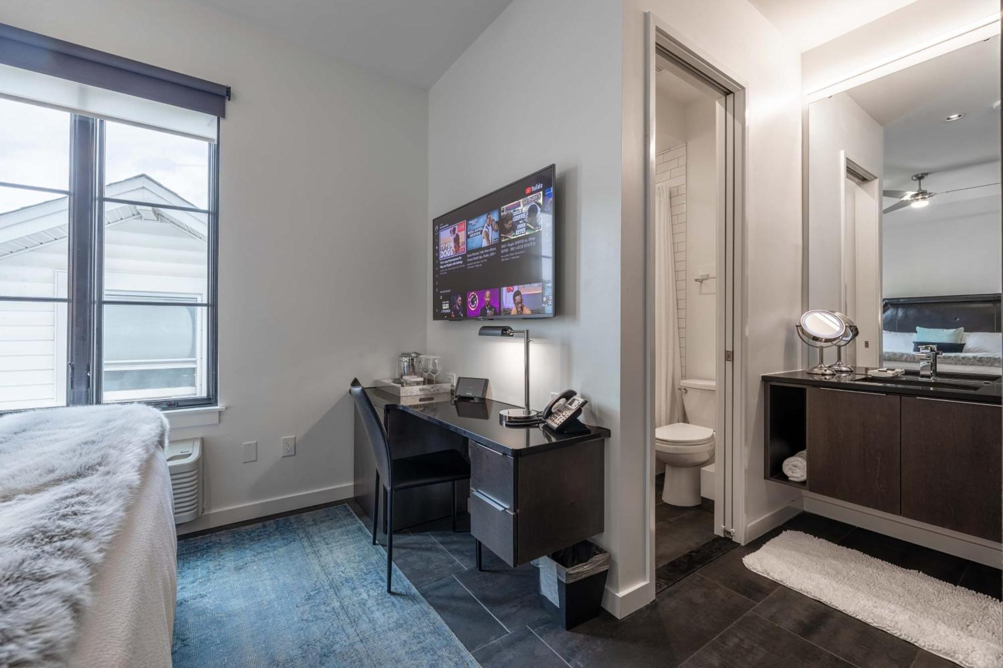 121 Floor 2 Buyout By Avantstay Entire Second Floor Buyout Of 121 Sleeps 18 Hotel Nashville