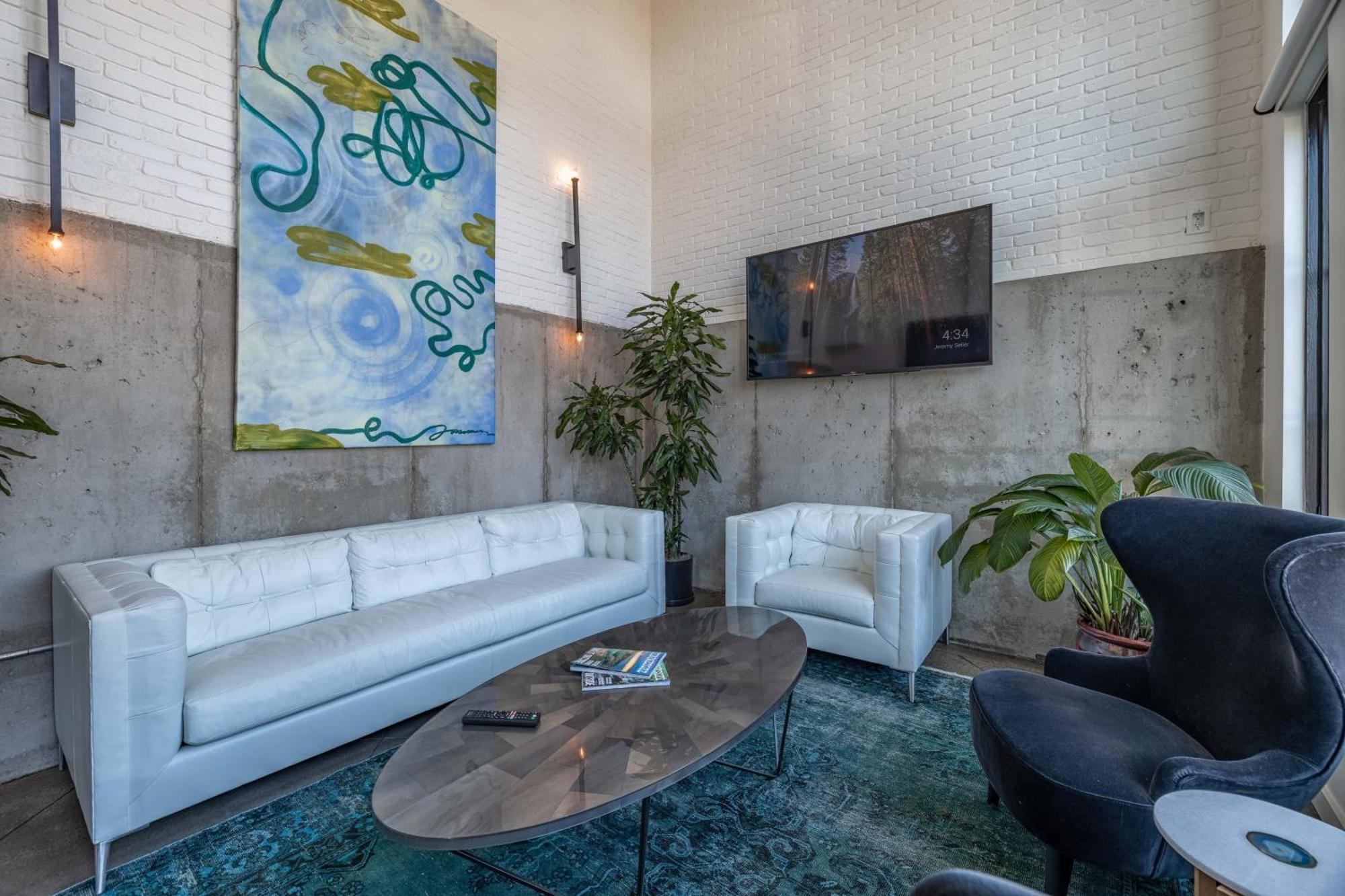 121 Floor 1 Buyout By Avantstay Entire First Floor Buyout Of 121 Sleeps 16