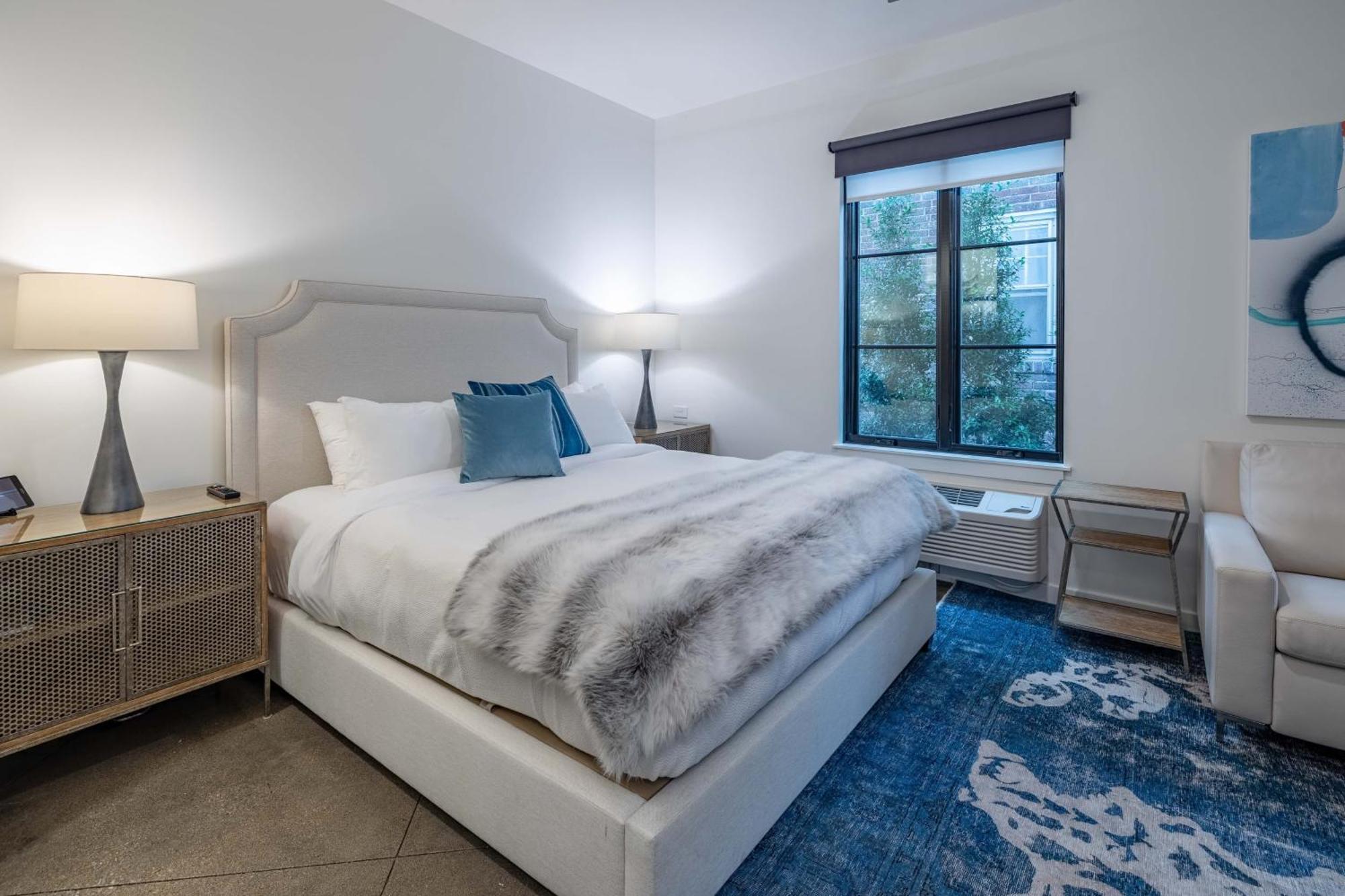 121 Floor 1 Buyout By Avantstay Entire First Floor Buyout Of 121 Sleeps 16 Hotel *