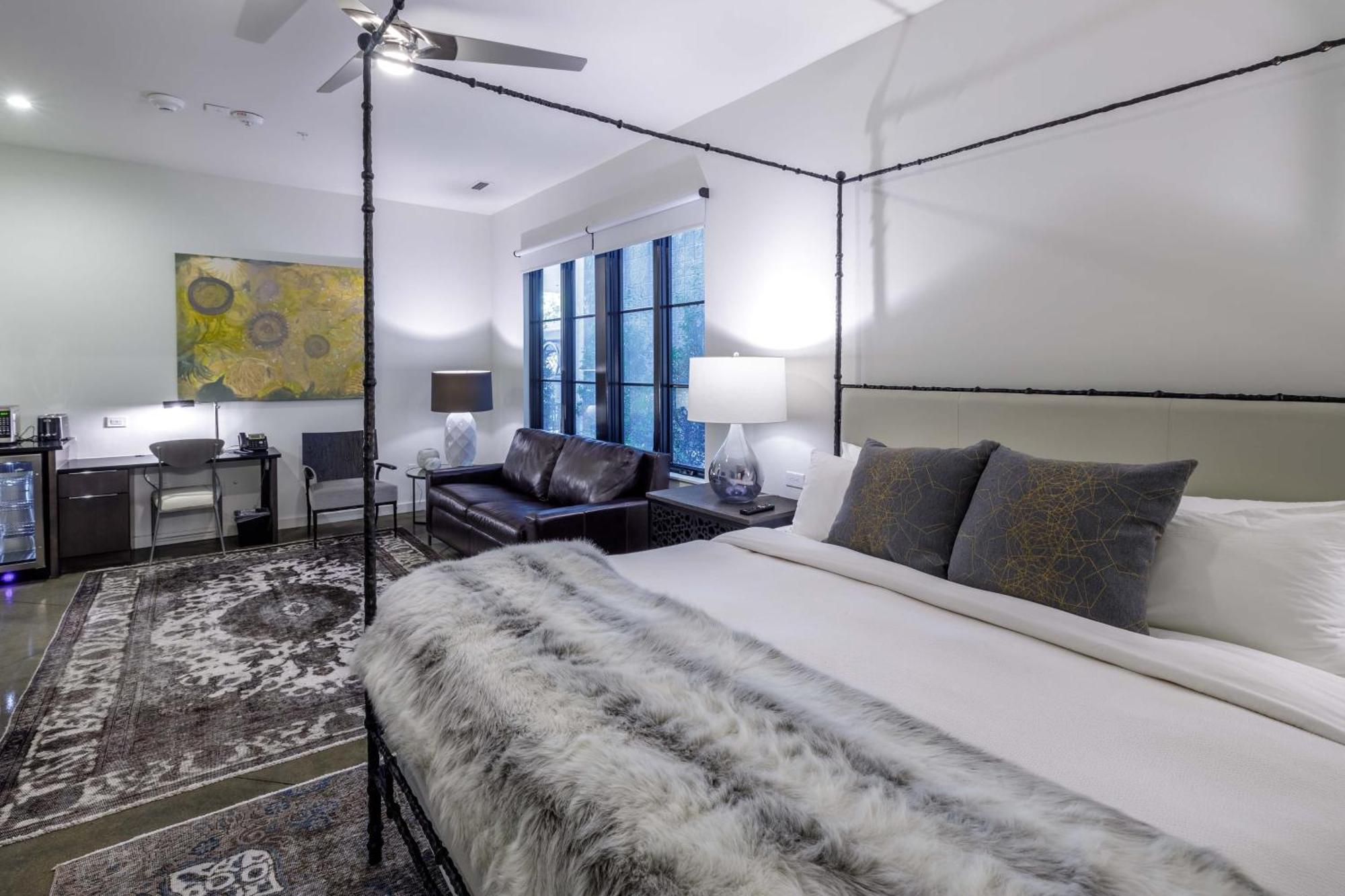 121 Floor 1 Buyout By Avantstay Entire First Floor Buyout Of 121 Sleeps 16 Nashville