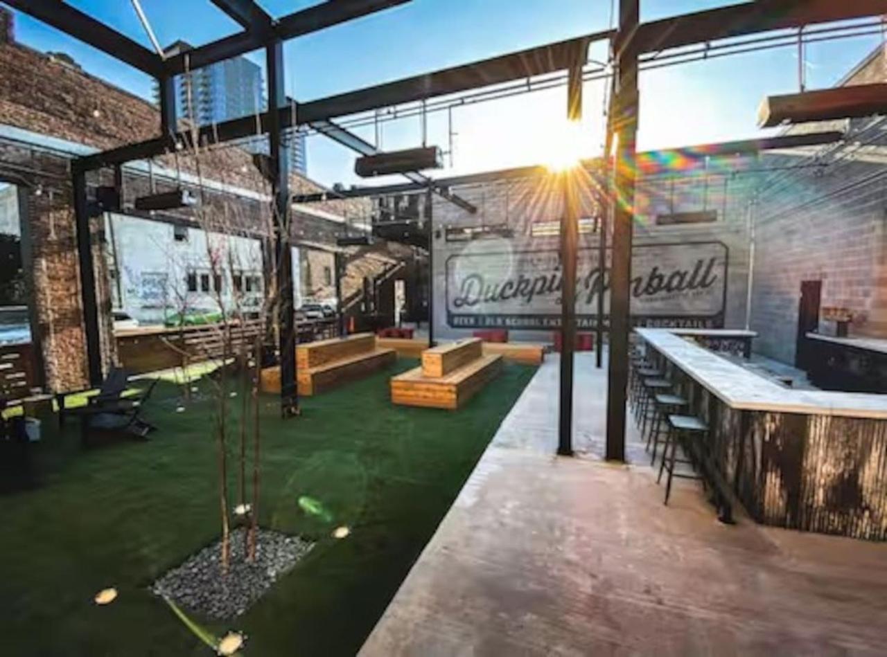 Holiday home Pool Table Walk To Downtown Bars And Farmers Market *