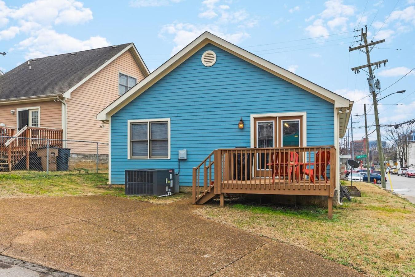 Holiday home Pool Table Walk To Downtown Bars And Farmers Market