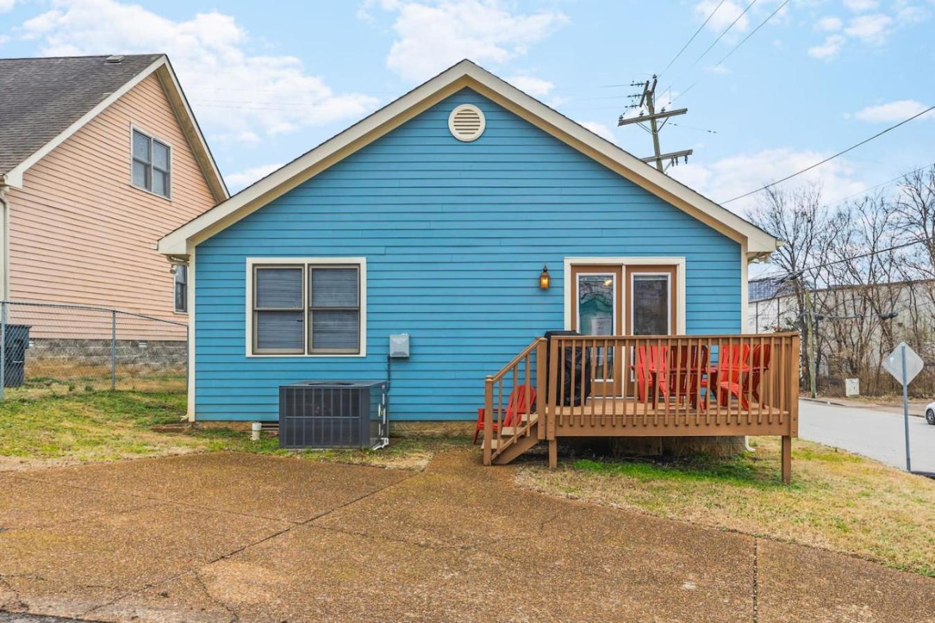 Holiday home Pool Table Walk To Downtown Bars And Farmers Market