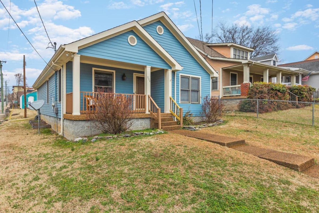 Pool Table Walk To Downtown Bars And Farmers Market Nashville