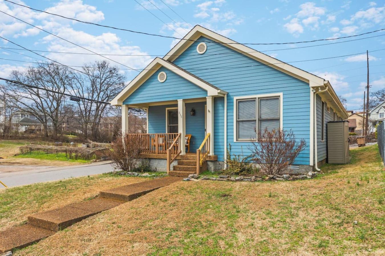 Pool Table Walk To Downtown Bars And Farmers Market * Nashville