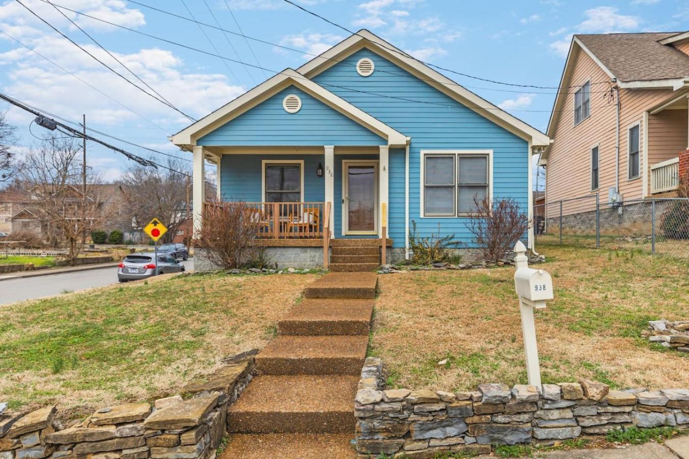 Pool Table Walk To Downtown Bars And Farmers Market * Nashville