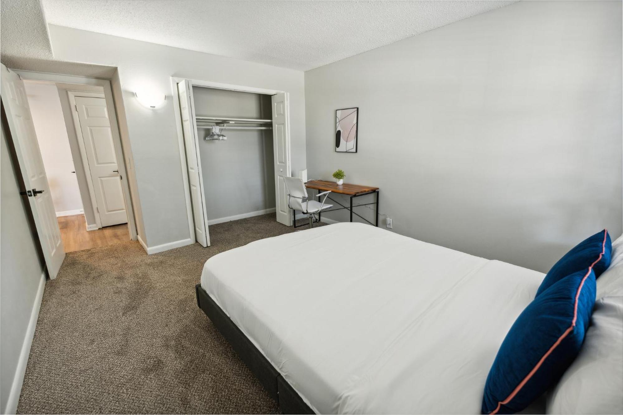 Brentwood A2 I Cozy & Comfy I 2bd I Free Parking