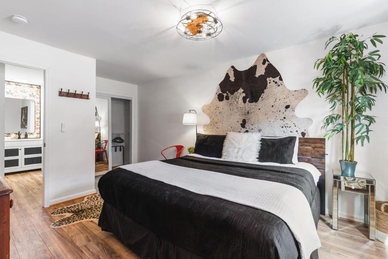 Cozy By Music Row Walk To Restaurants And Bars Holiday home