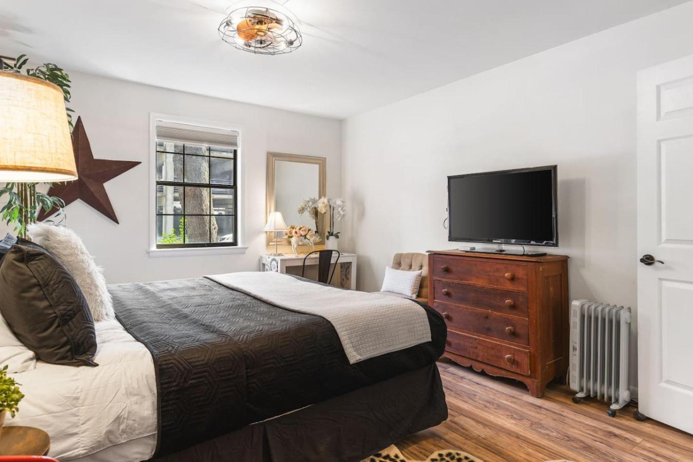 Holiday home Cozy By Music Row Walk To Restaurants And Bars *