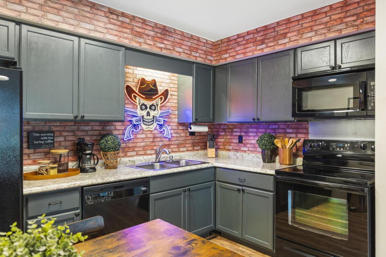 Holiday home Cozy By Music Row Walk To Restaurants And Bars