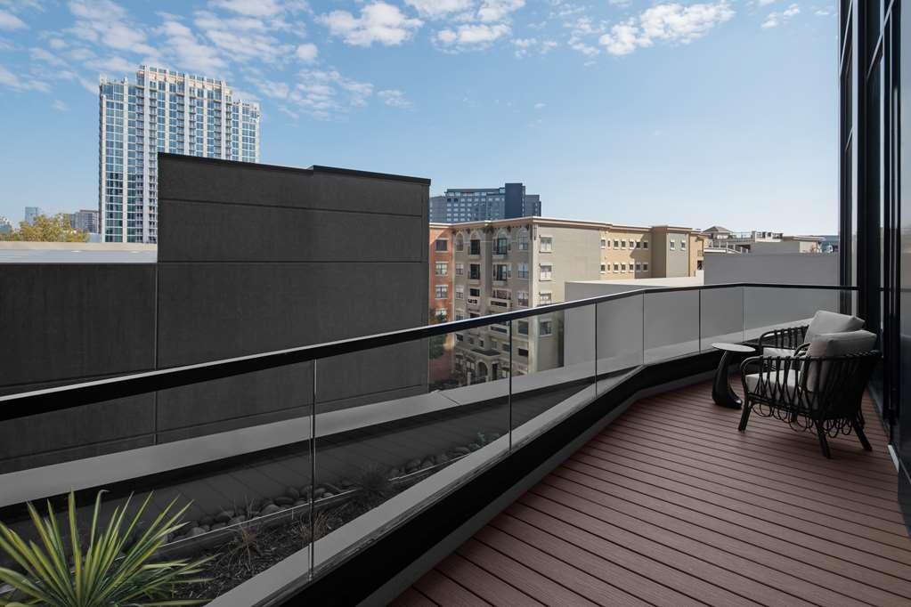 Fraye Curio Collection By Hilton Hotel