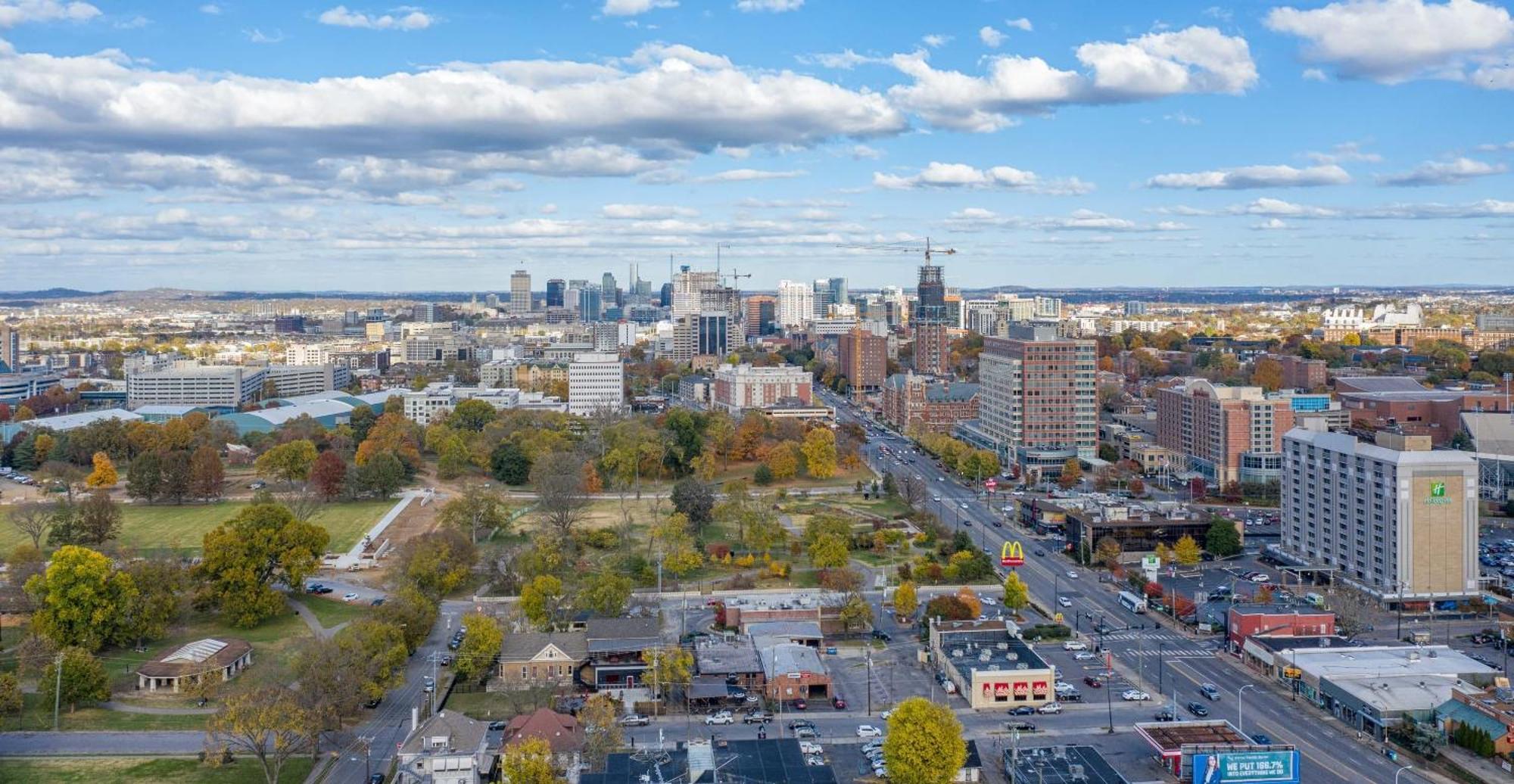 Apartment 121 Floor 3 Buyout By Avantstay Entire Third Floor Buyout Of 121 Sleeps 18 Nashville