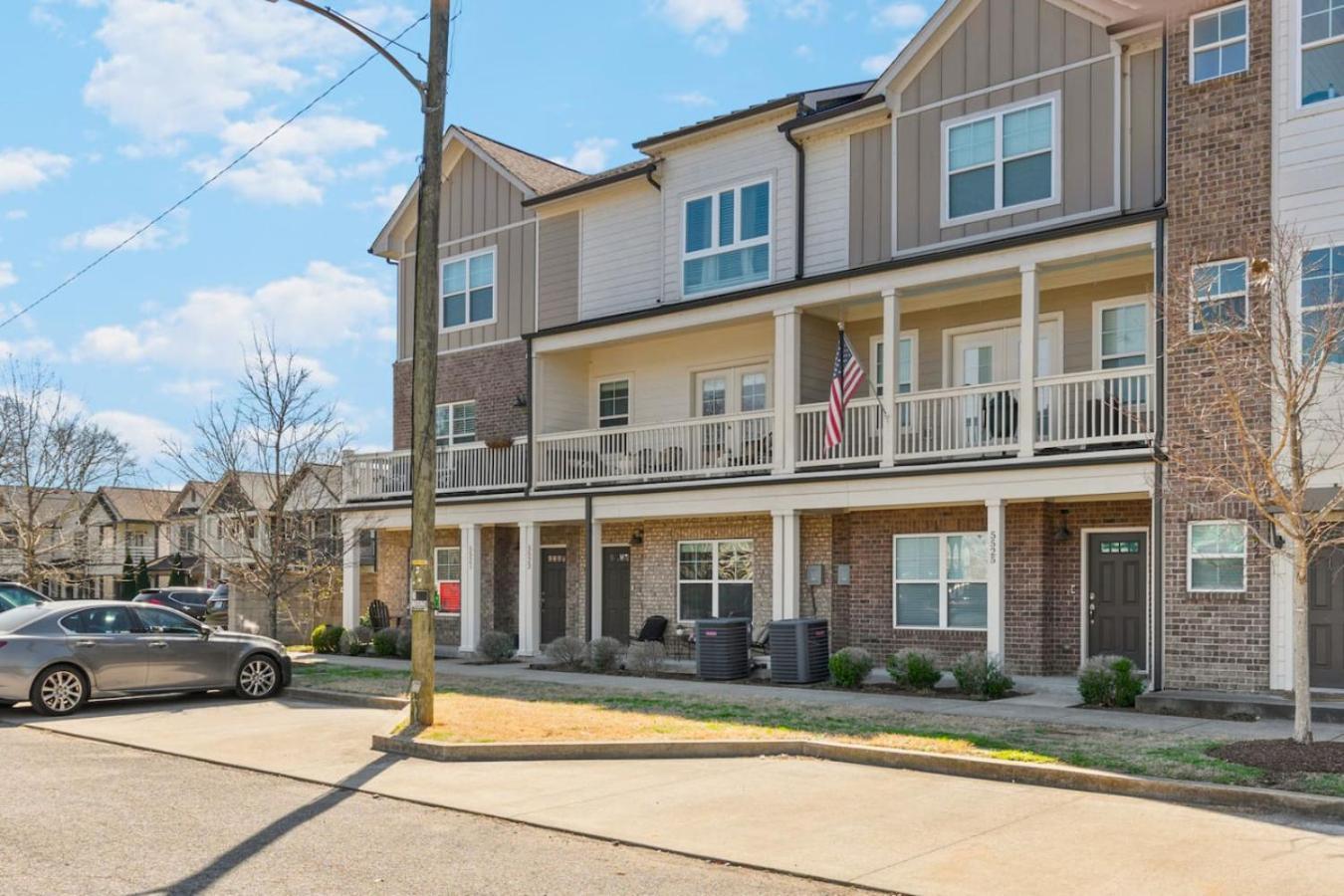 Holiday home Vibrant In The Nations With Garage Walk To Restaurants And Shops Nashville