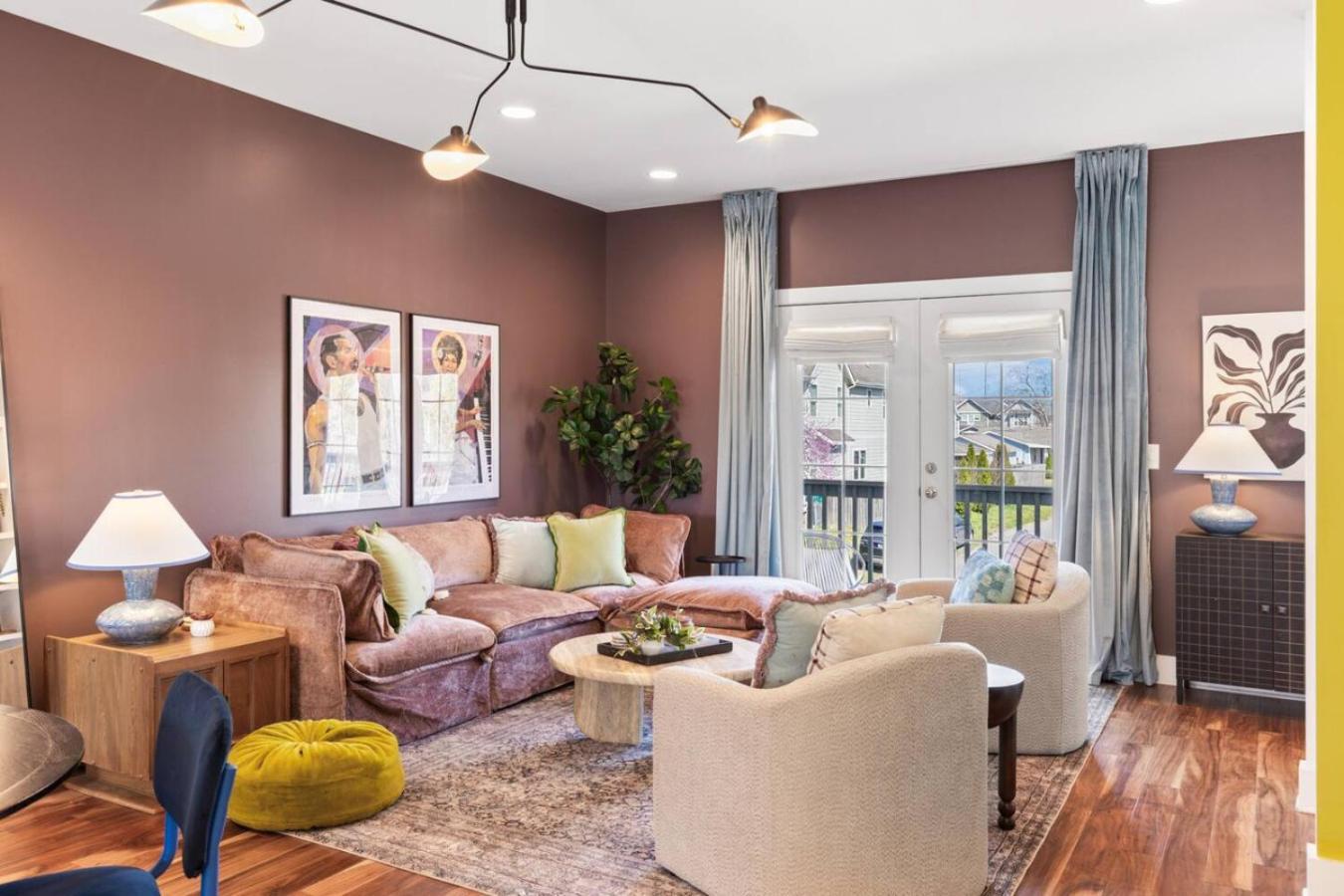 Vibrant In The Nations With Garage Walk To Restaurants And Shops Holiday home *