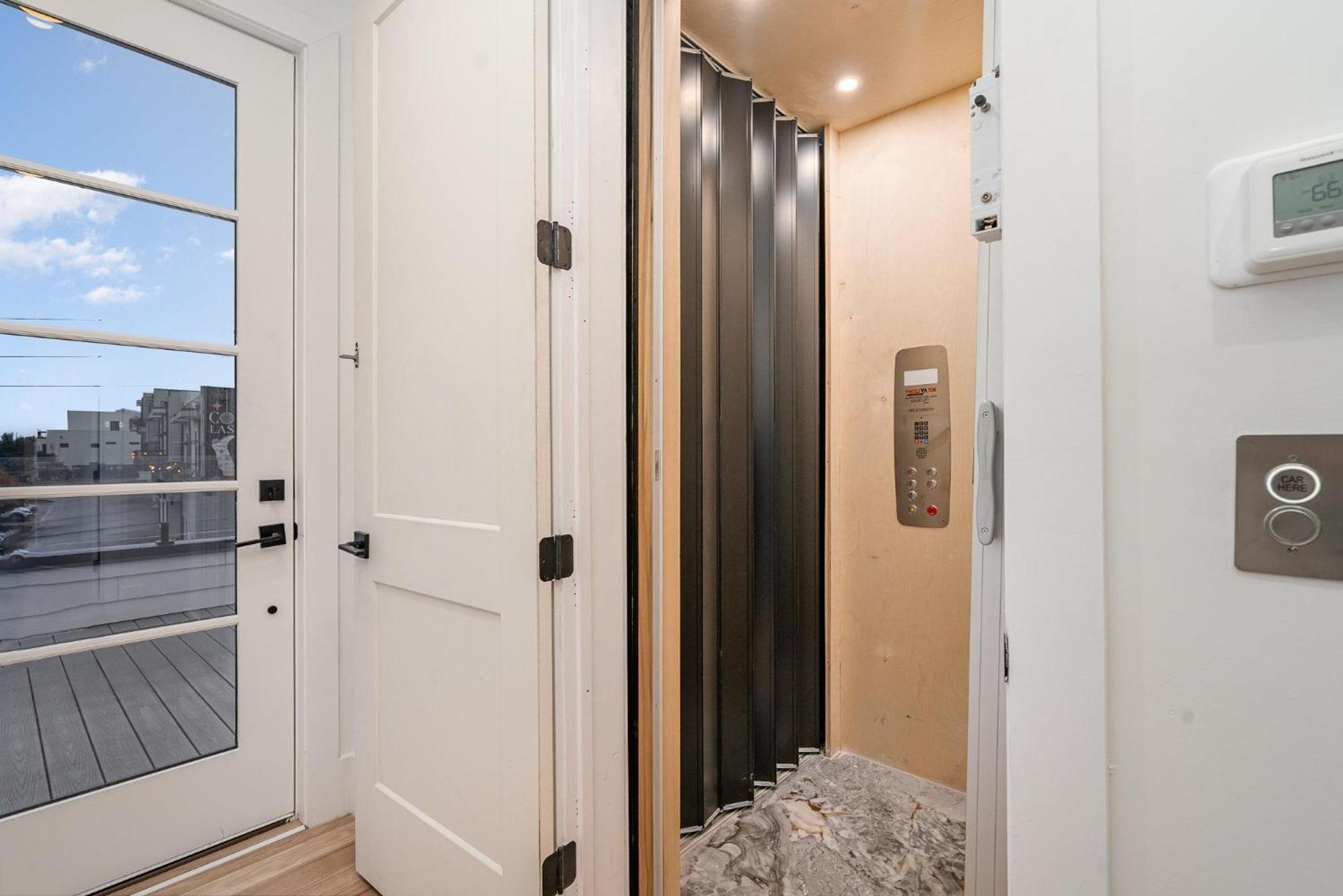 Luxe-high Note-rooftop Hot Tub-3 Mins To Broadway * Nashville