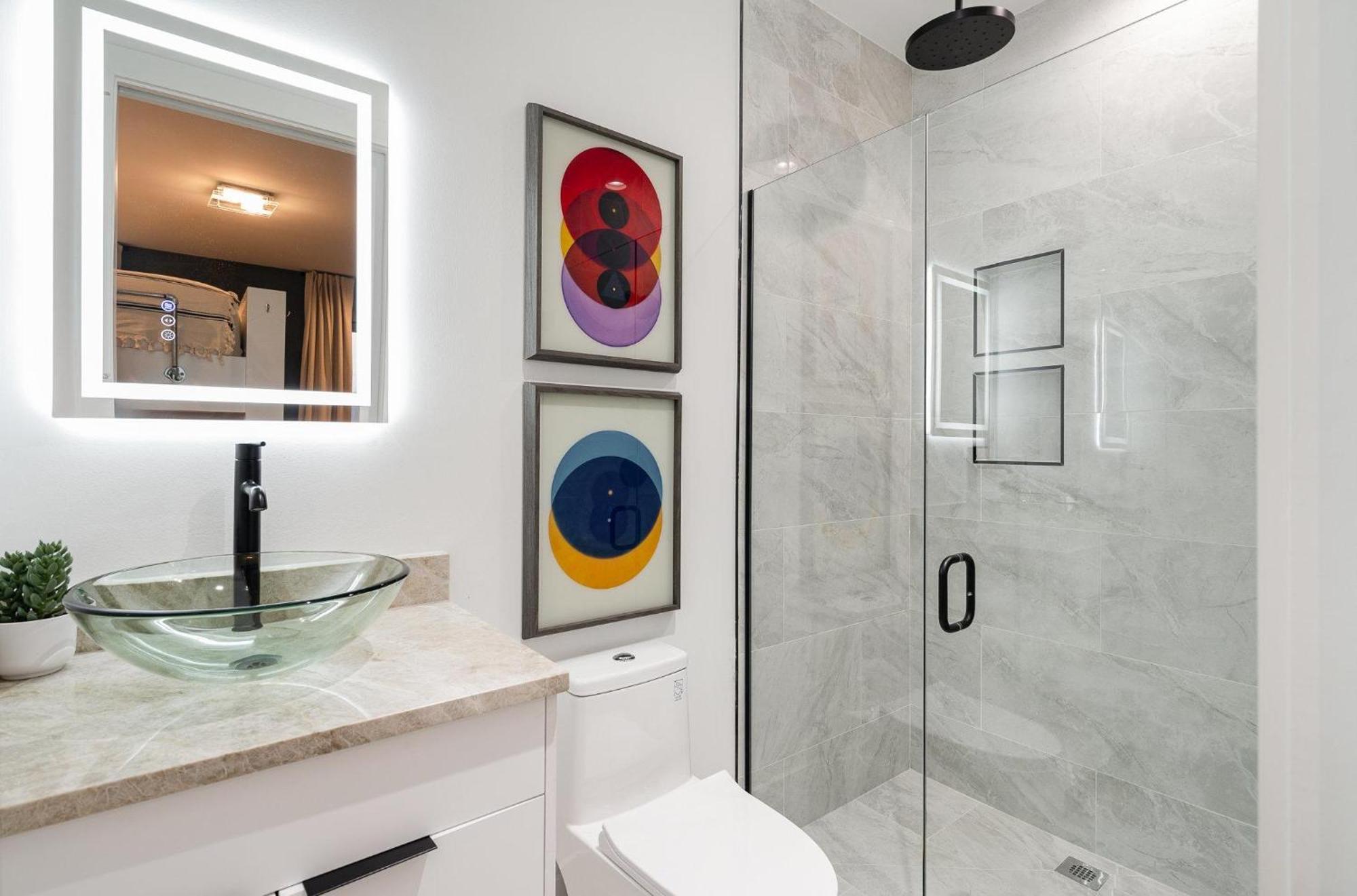 Luxe-high Note-rooftop Hot Tub-3 Mins To Broadway Holiday home