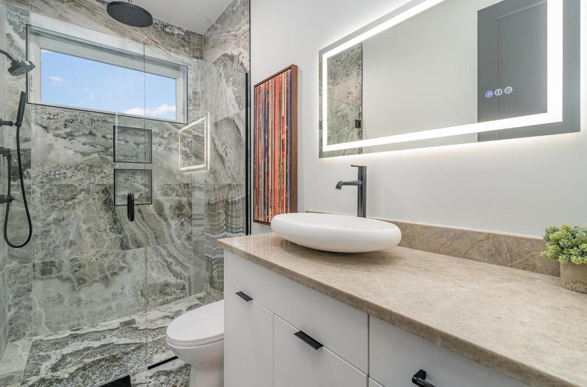 Luxe-high Note-rooftop Hot Tub-3 Mins To Broadway Holiday home *